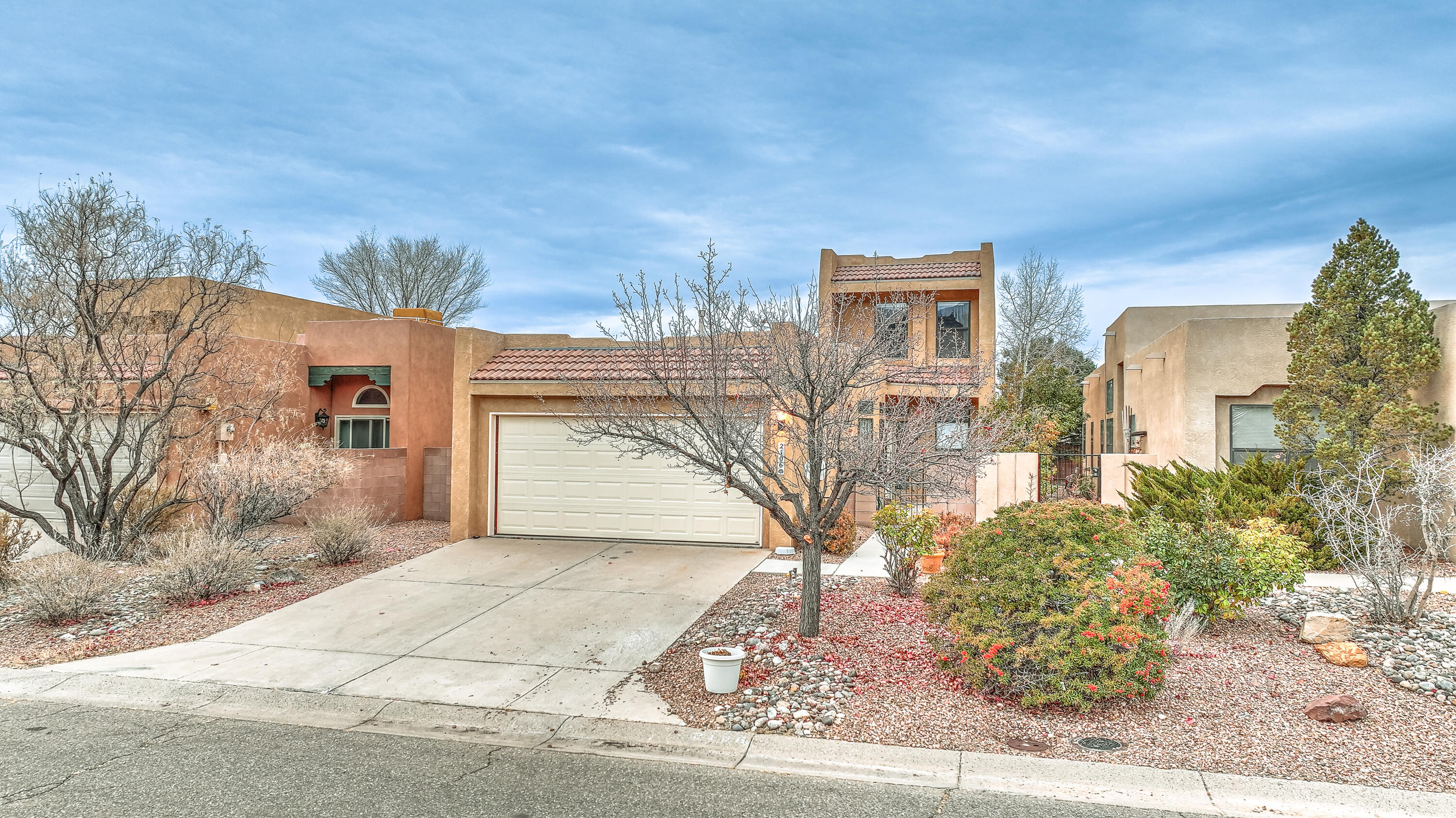 2106 NAVAJO WILLOW Drive NE