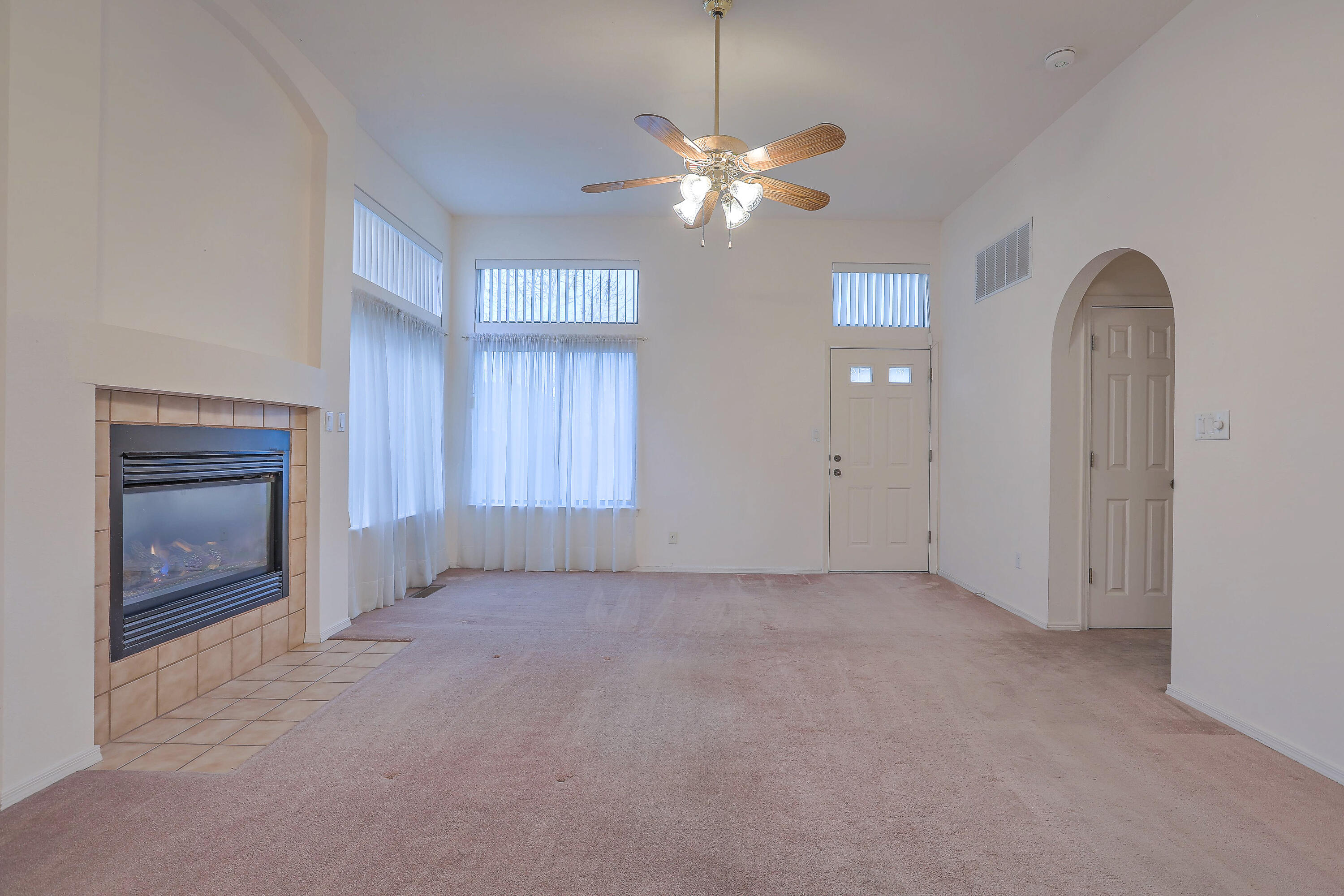 2106 NAVAJO WILLOW Drive NE