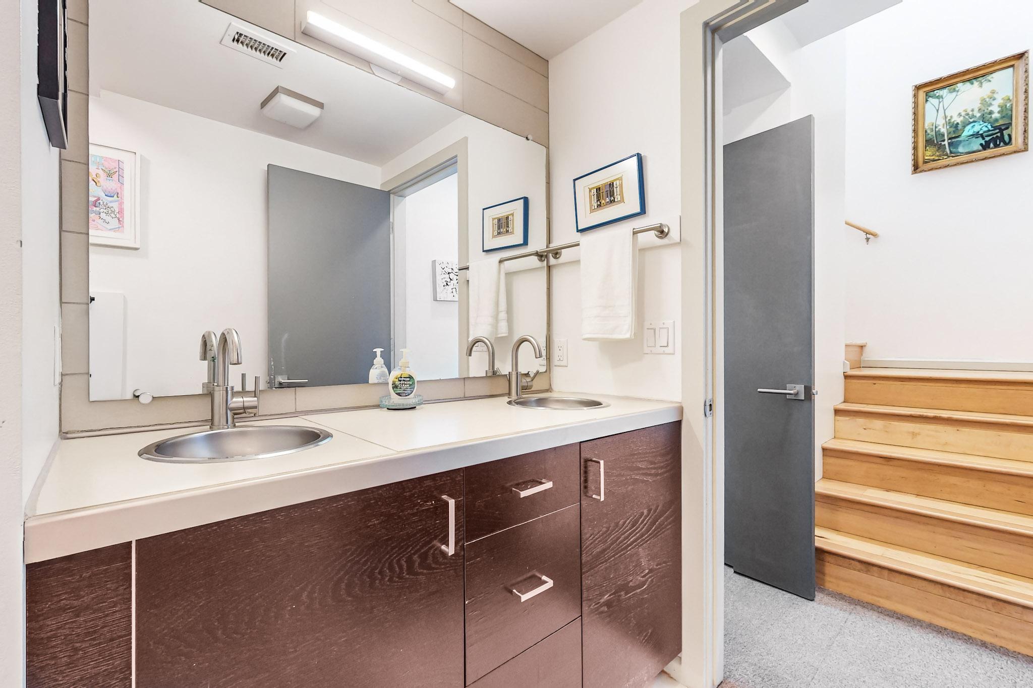 343 Platinum Street SW