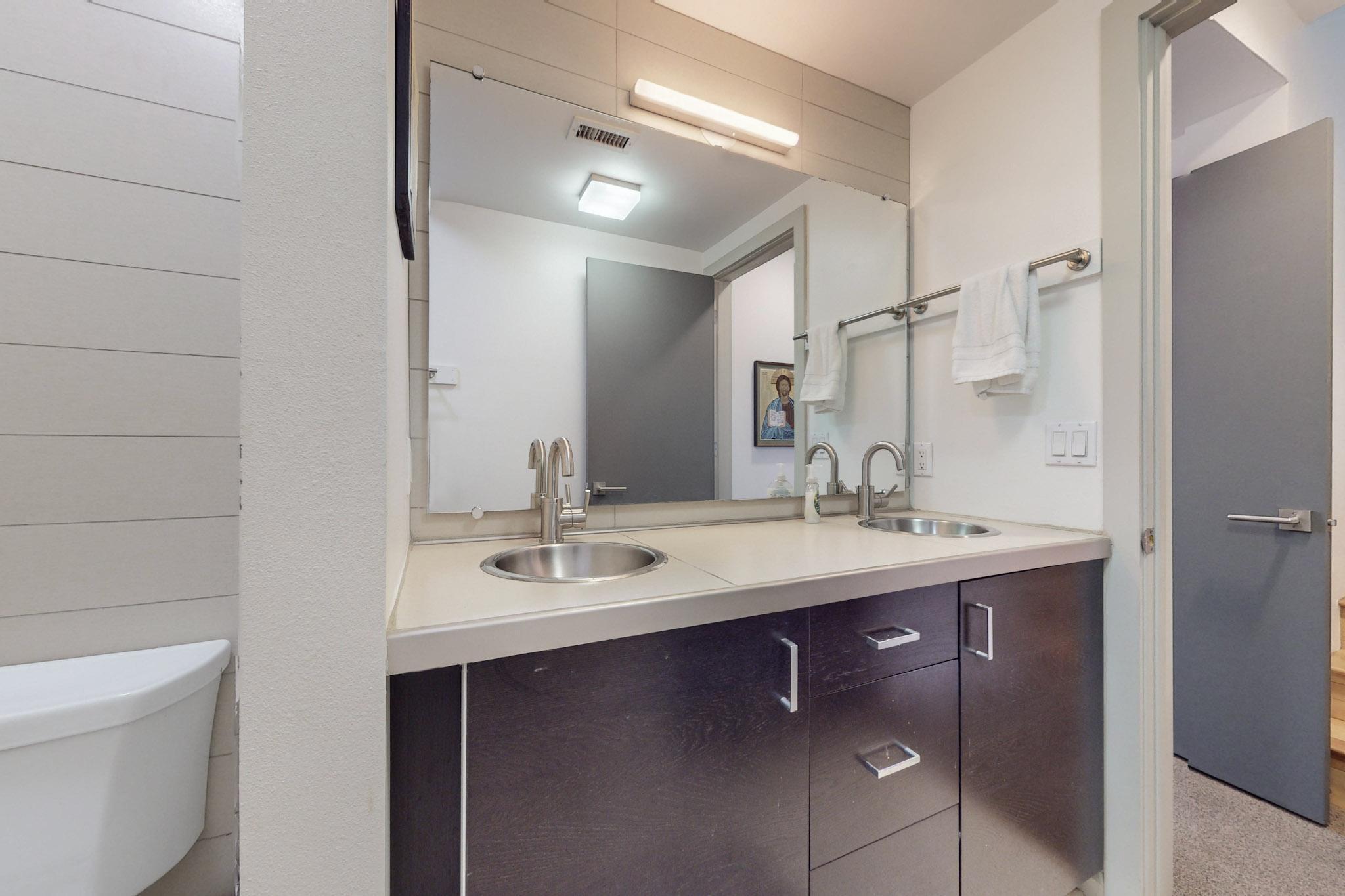 343 Platinum Street SW