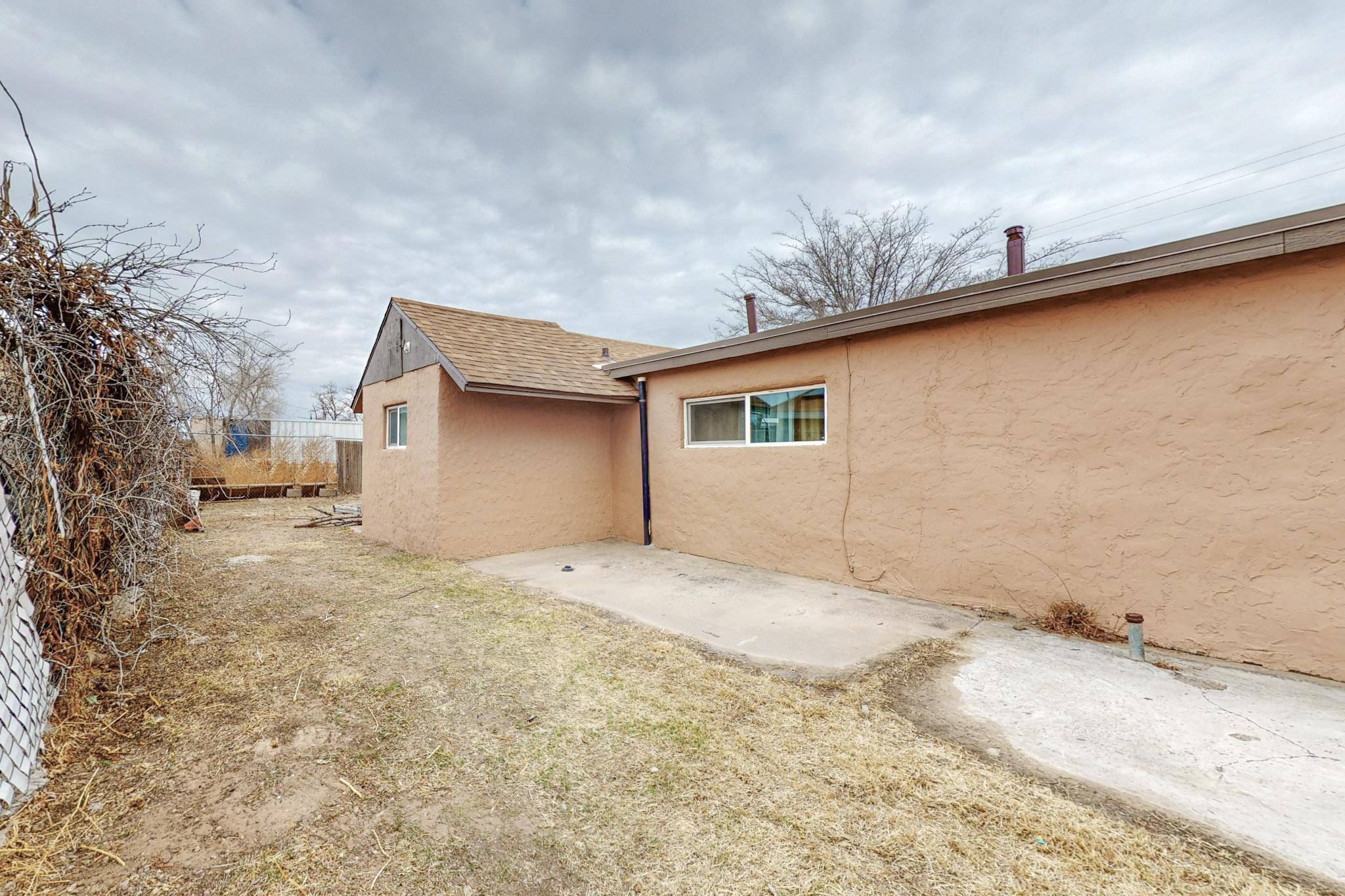 449 Atrisco Drive SW