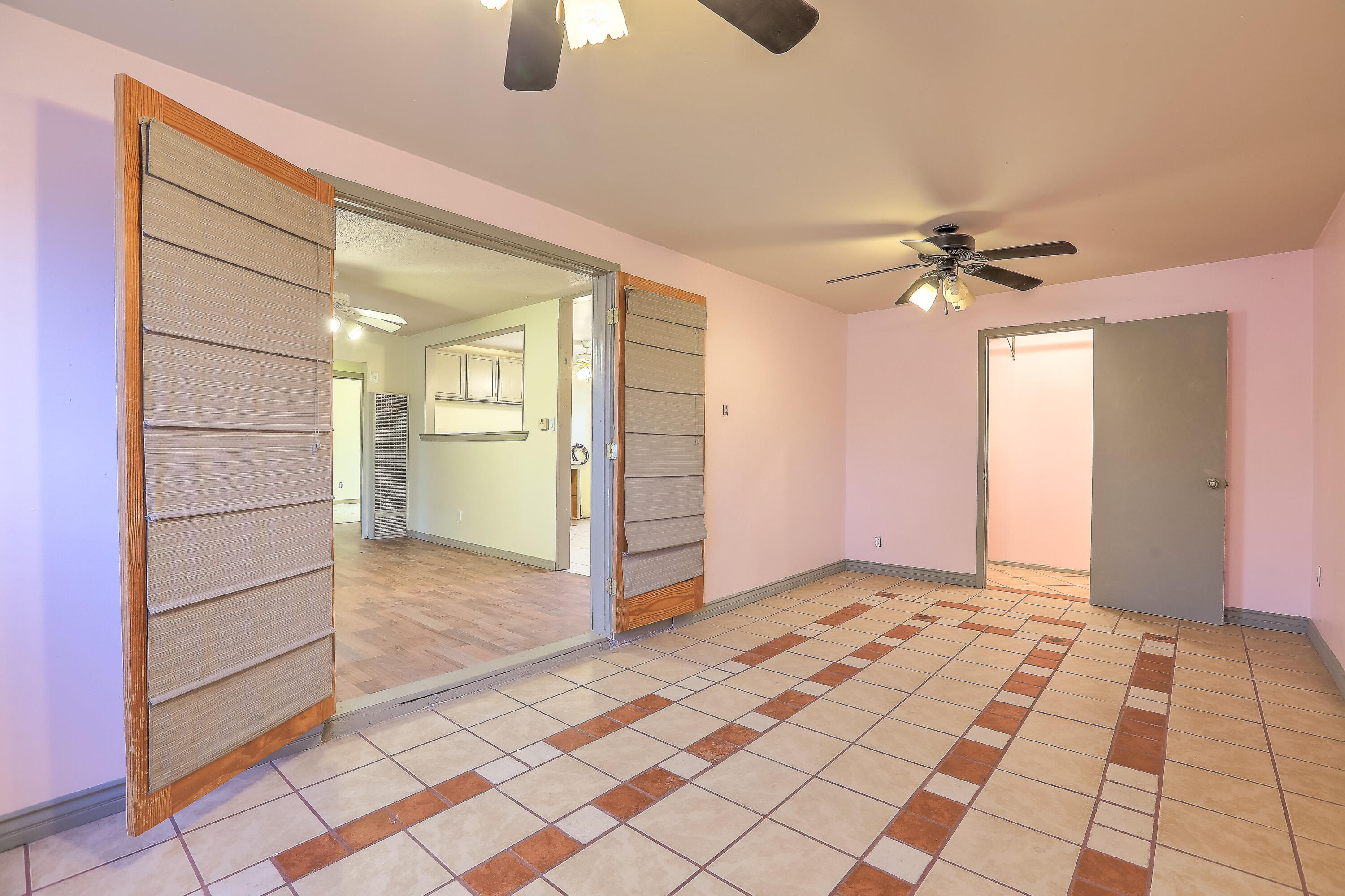 1201 BETTS Street NE