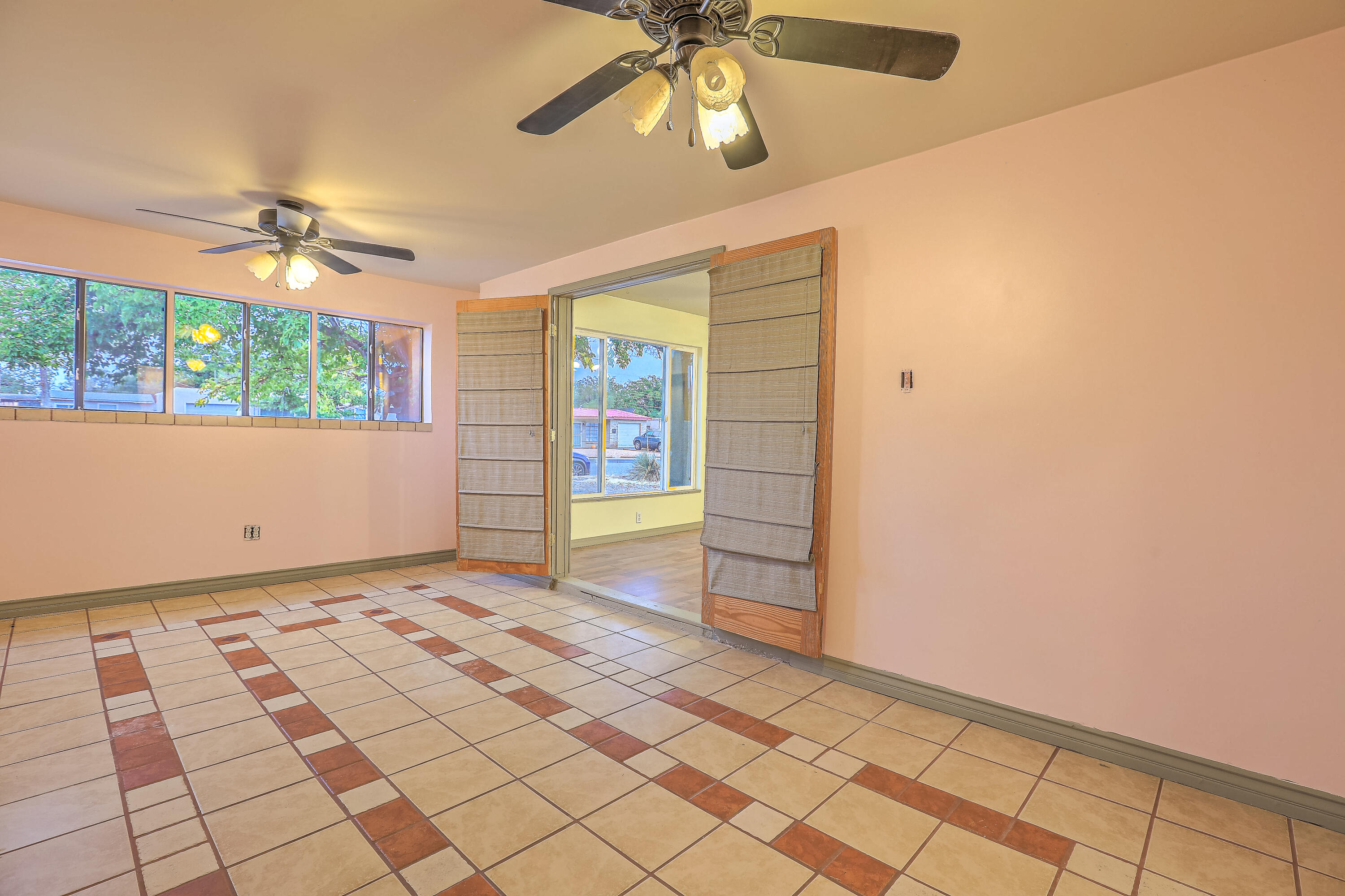 1201 BETTS Street NE