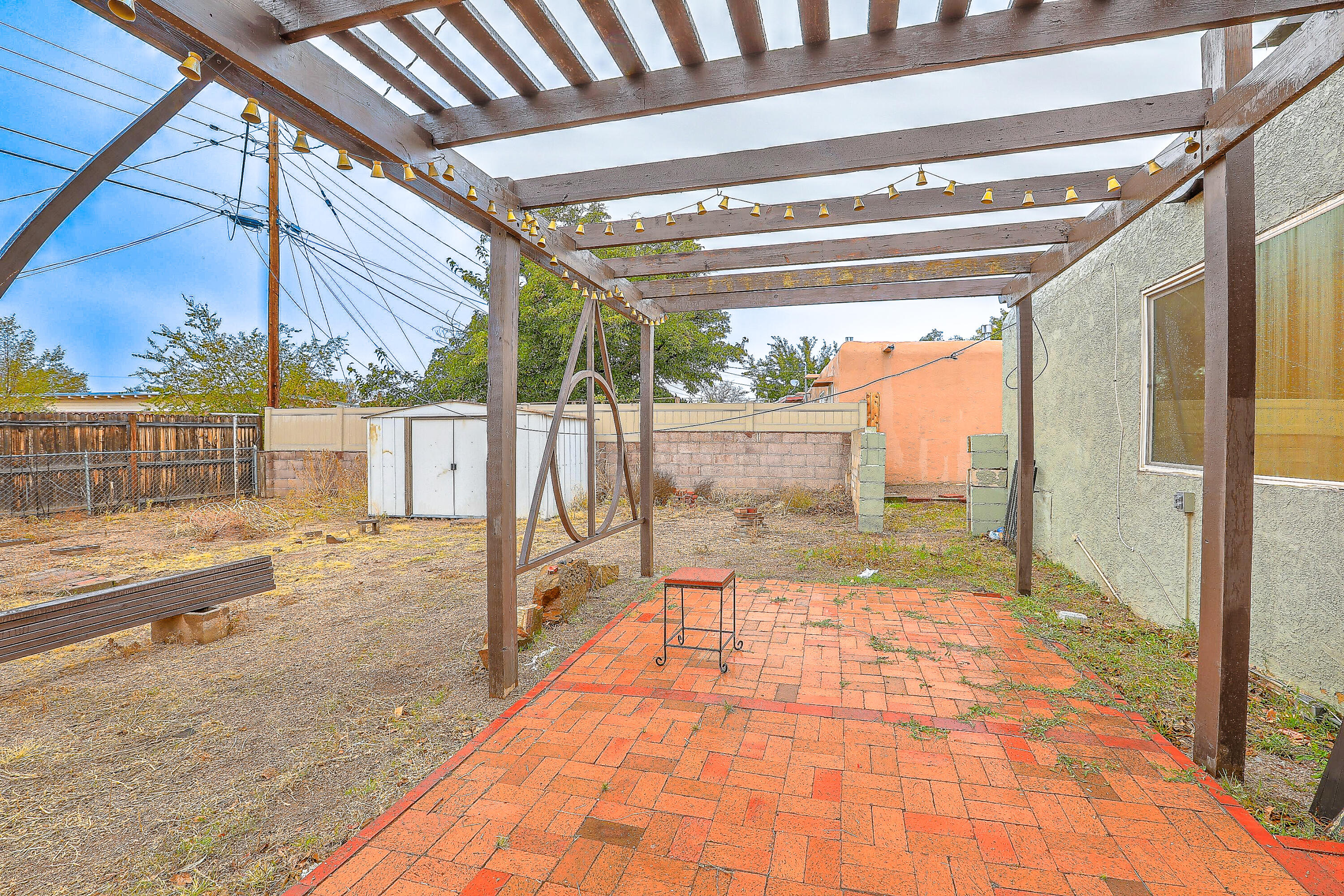 1201 BETTS Street NE