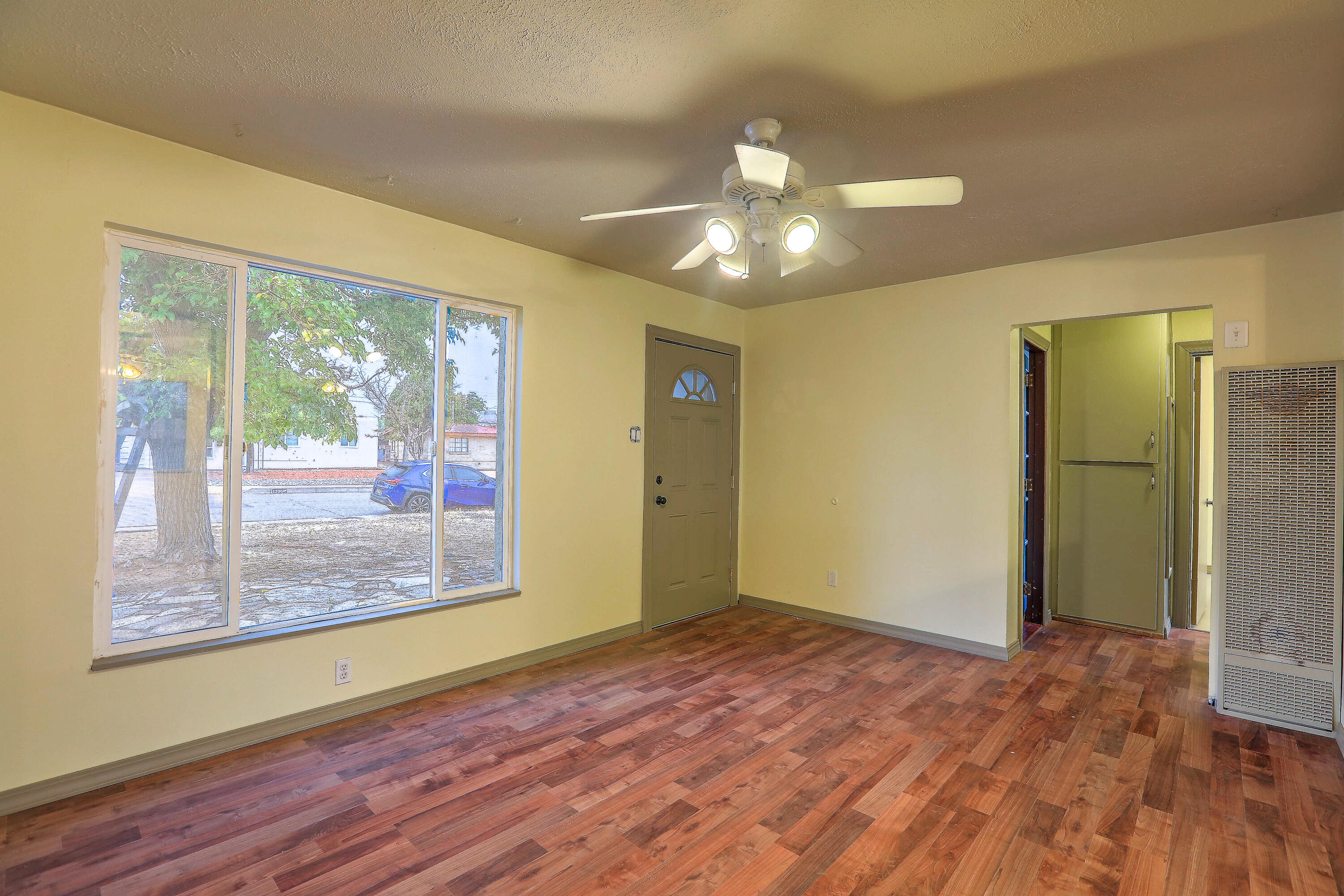 1201 BETTS Street NE