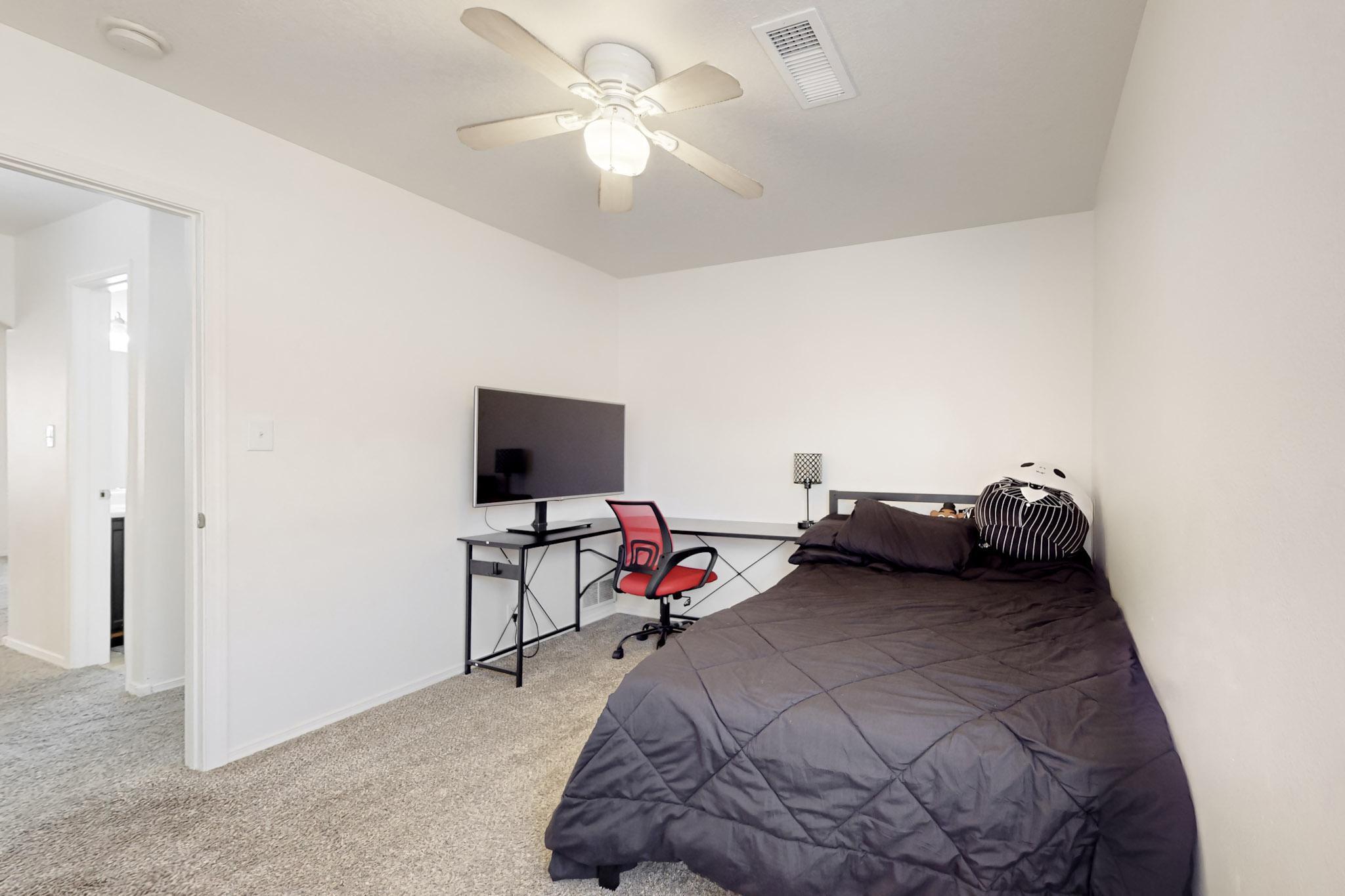 5923 NIGHT ROSE Avenue NW