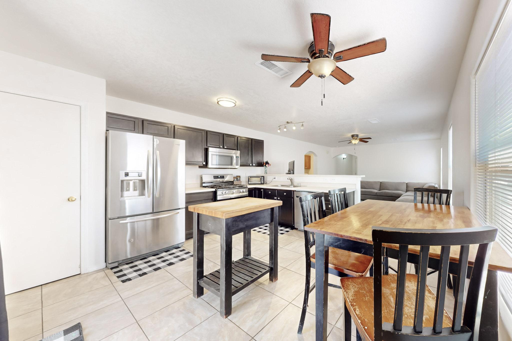 5923 NIGHT ROSE Avenue NW