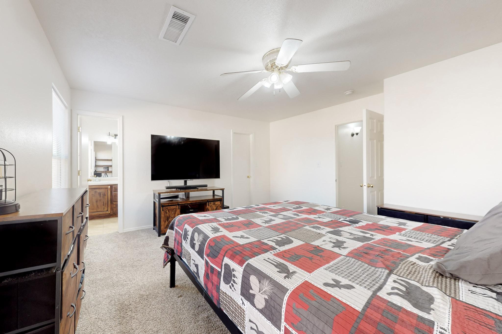 5923 NIGHT ROSE Avenue NW