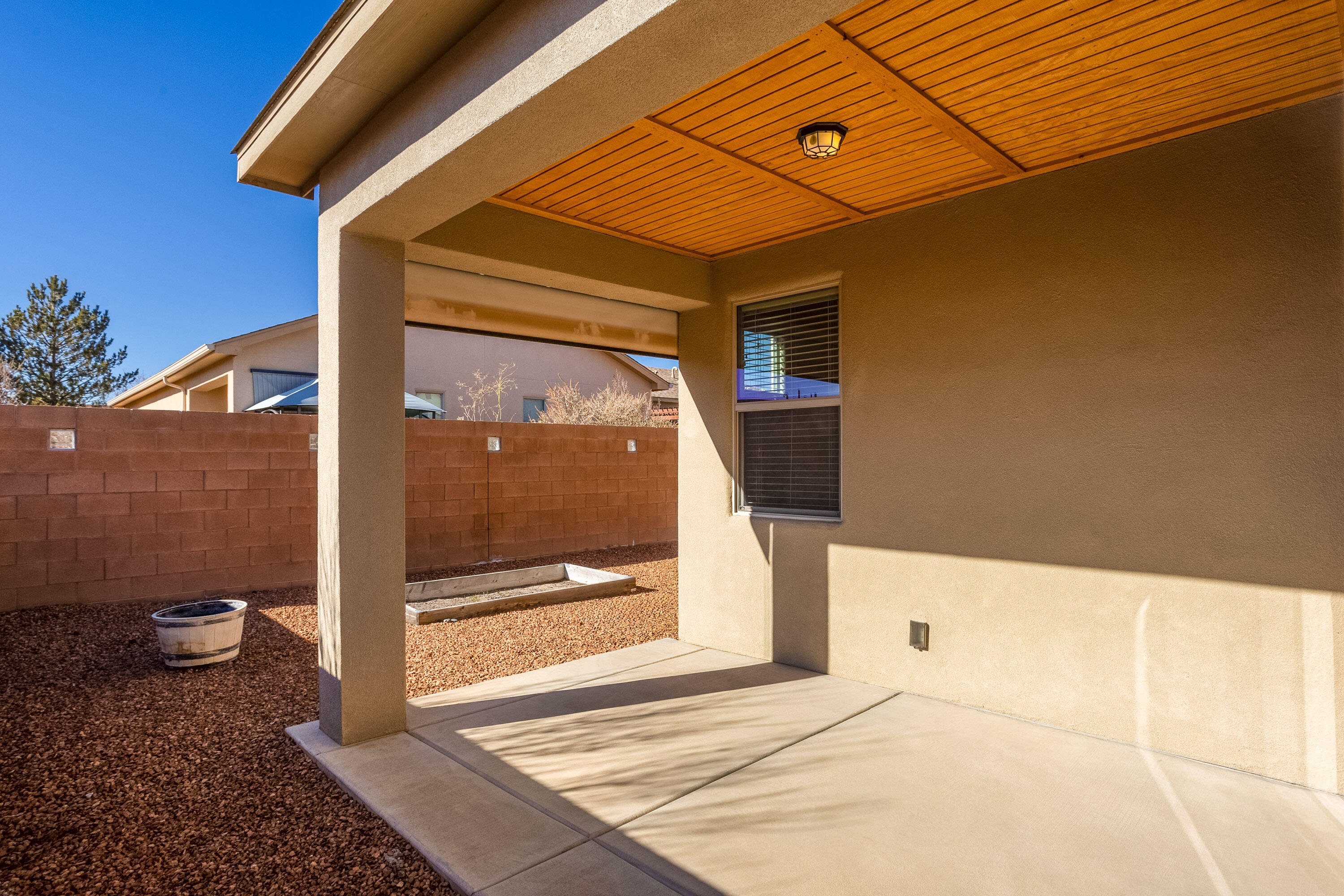 11009 ESMERALDA Drive NW