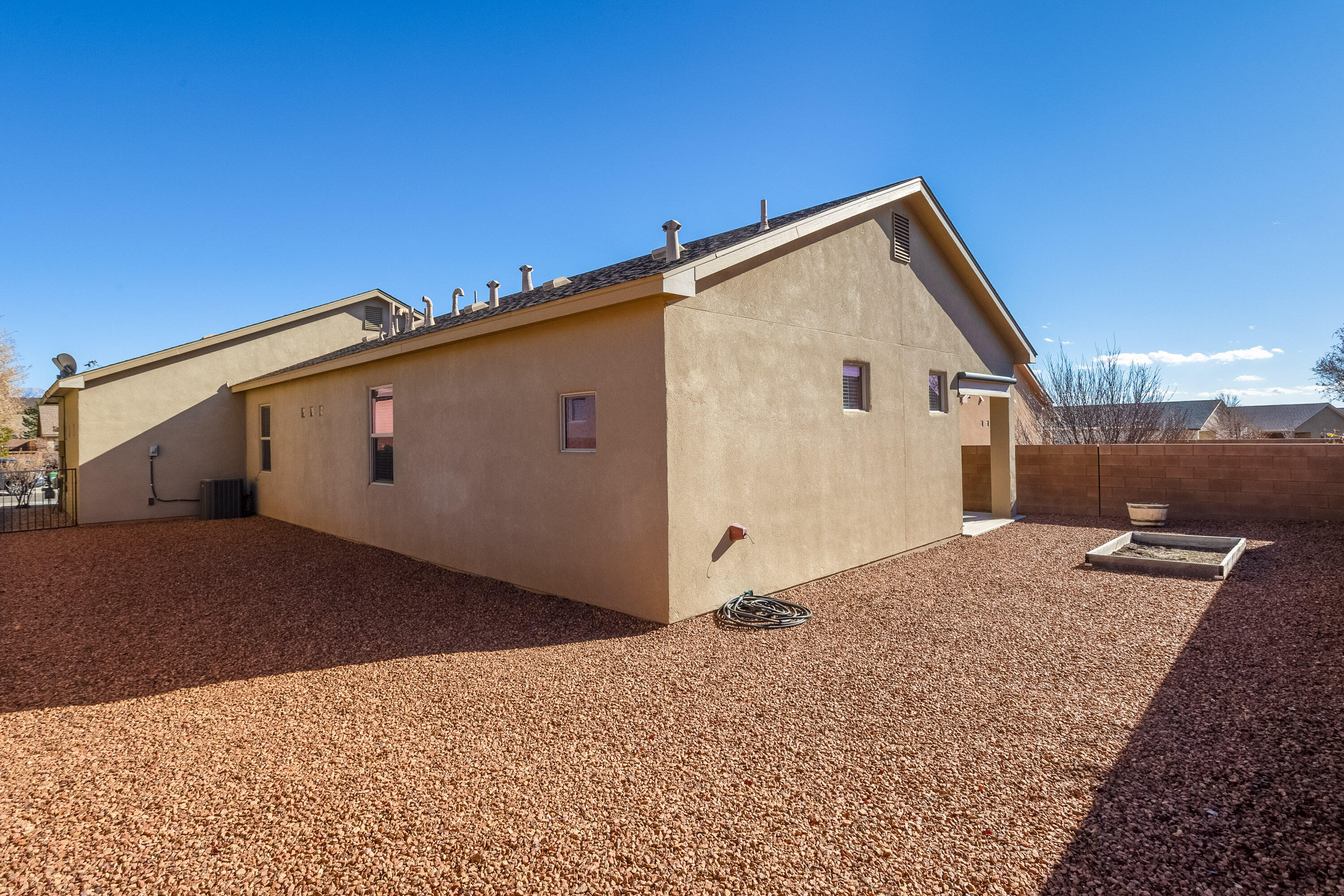 11009 ESMERALDA Drive NW