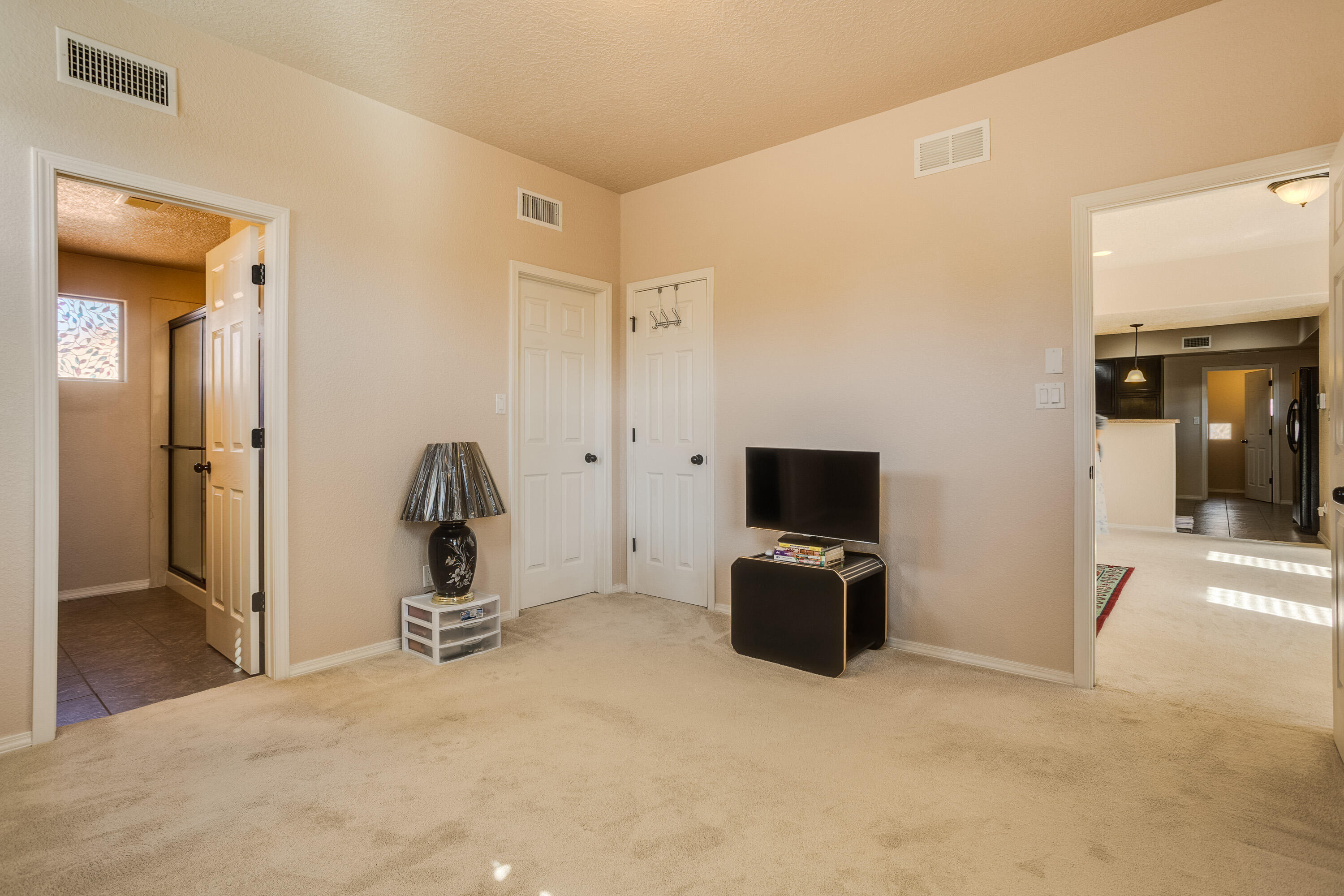 11009 ESMERALDA Drive NW