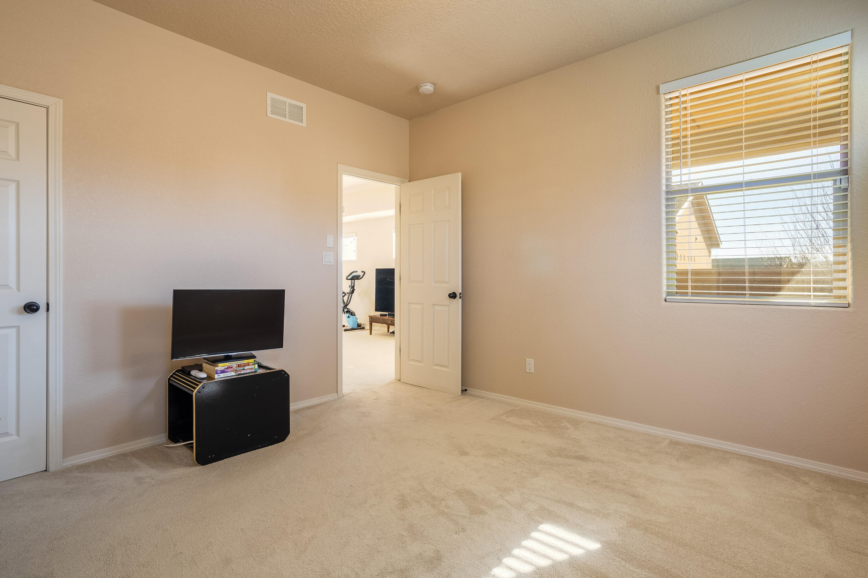 11009 ESMERALDA Drive NW