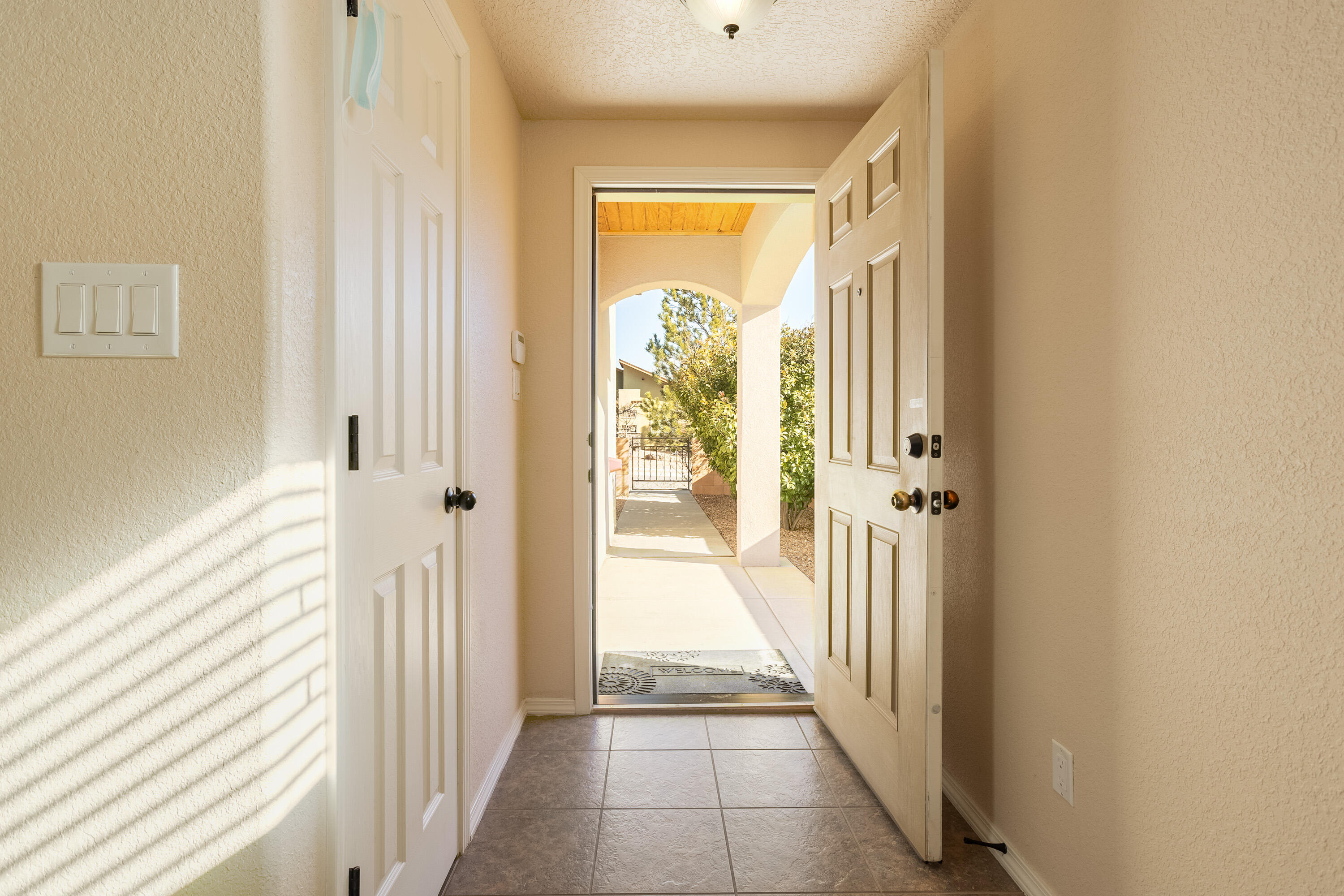 11009 ESMERALDA Drive NW