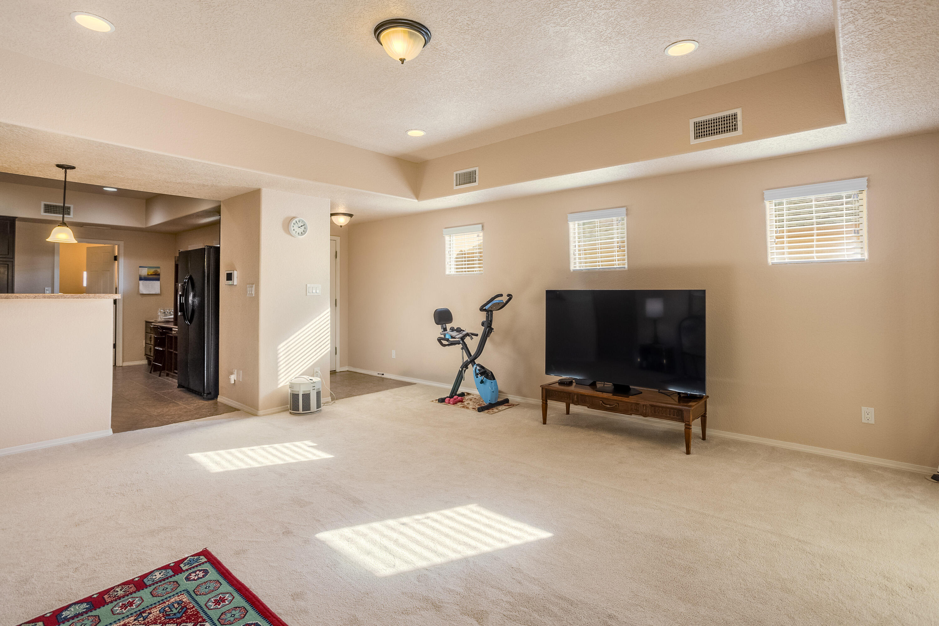 11009 ESMERALDA Drive NW