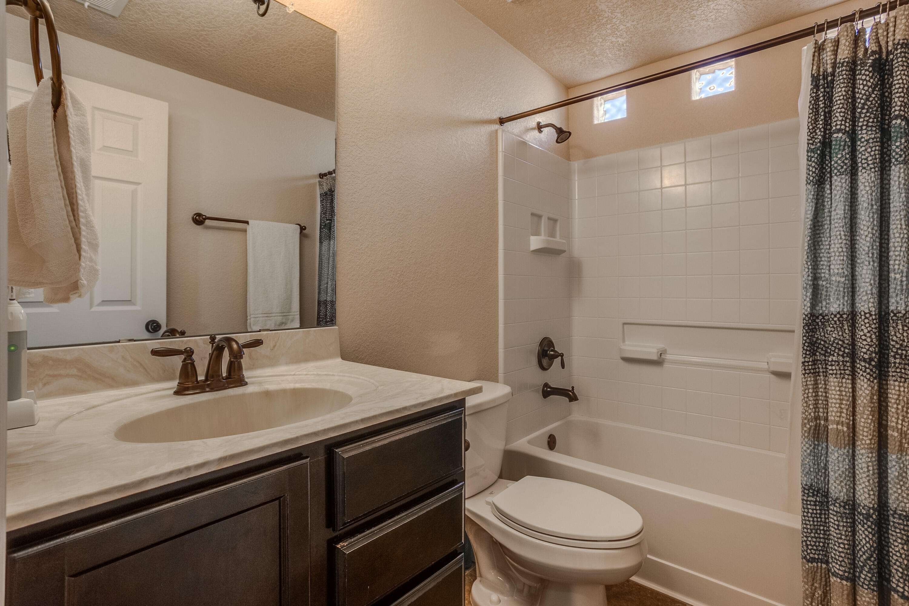 11009 ESMERALDA Drive NW