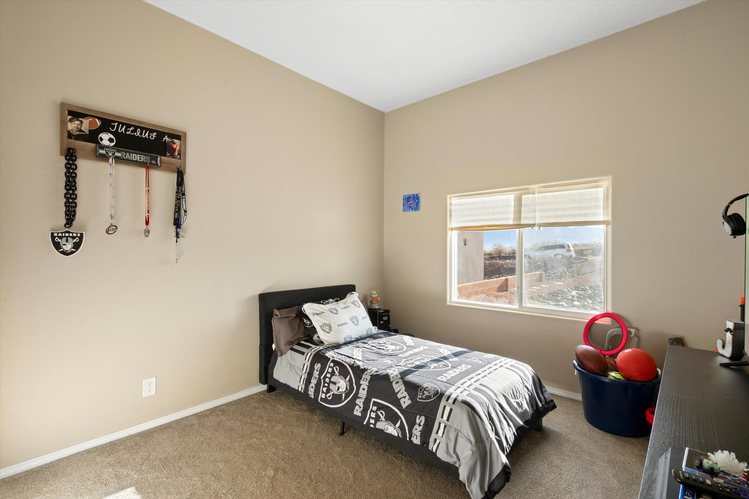 513 Monterrey Road NE