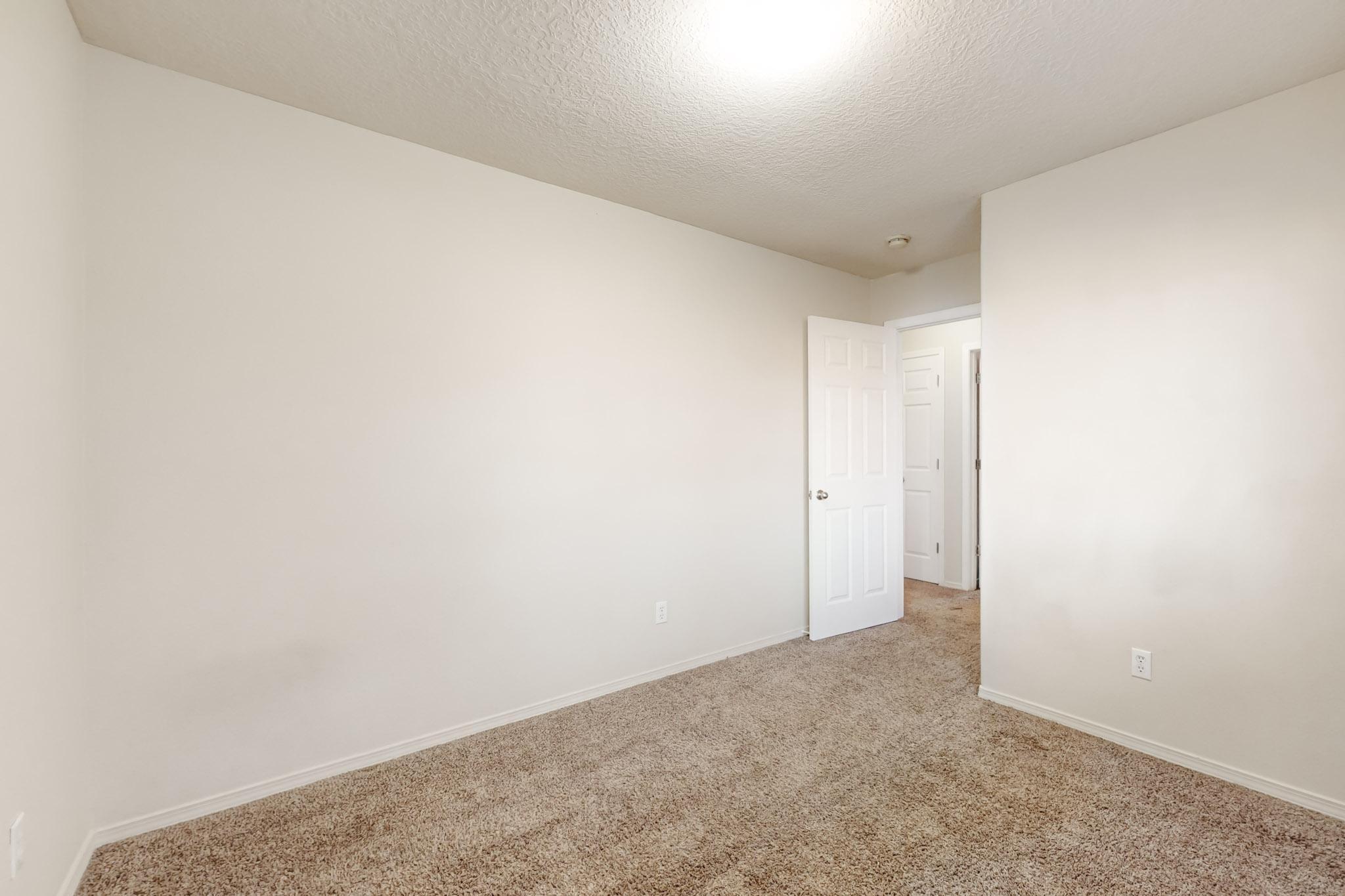 9516 SUNDORO Place NW