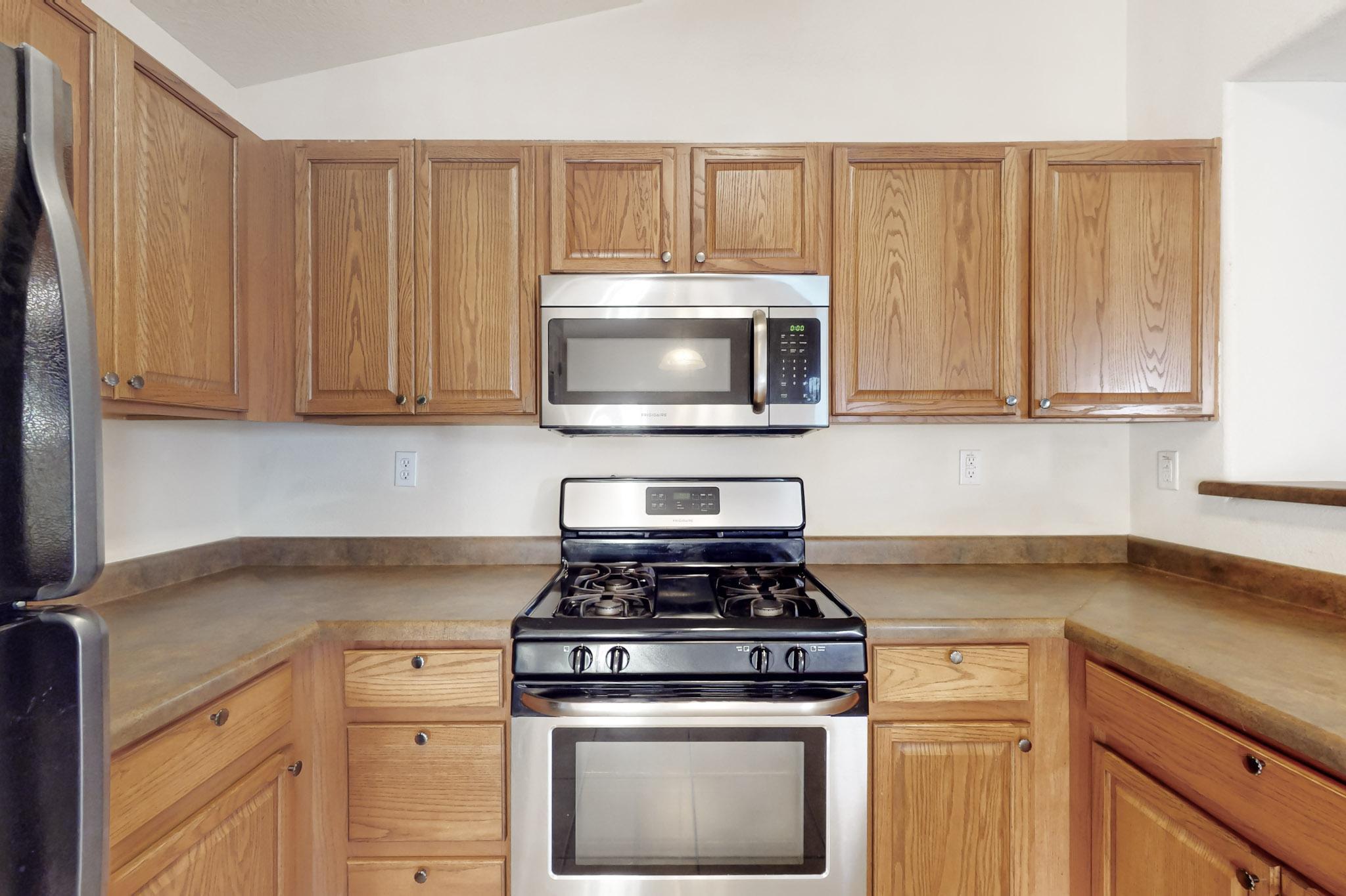 9516 SUNDORO Place NW