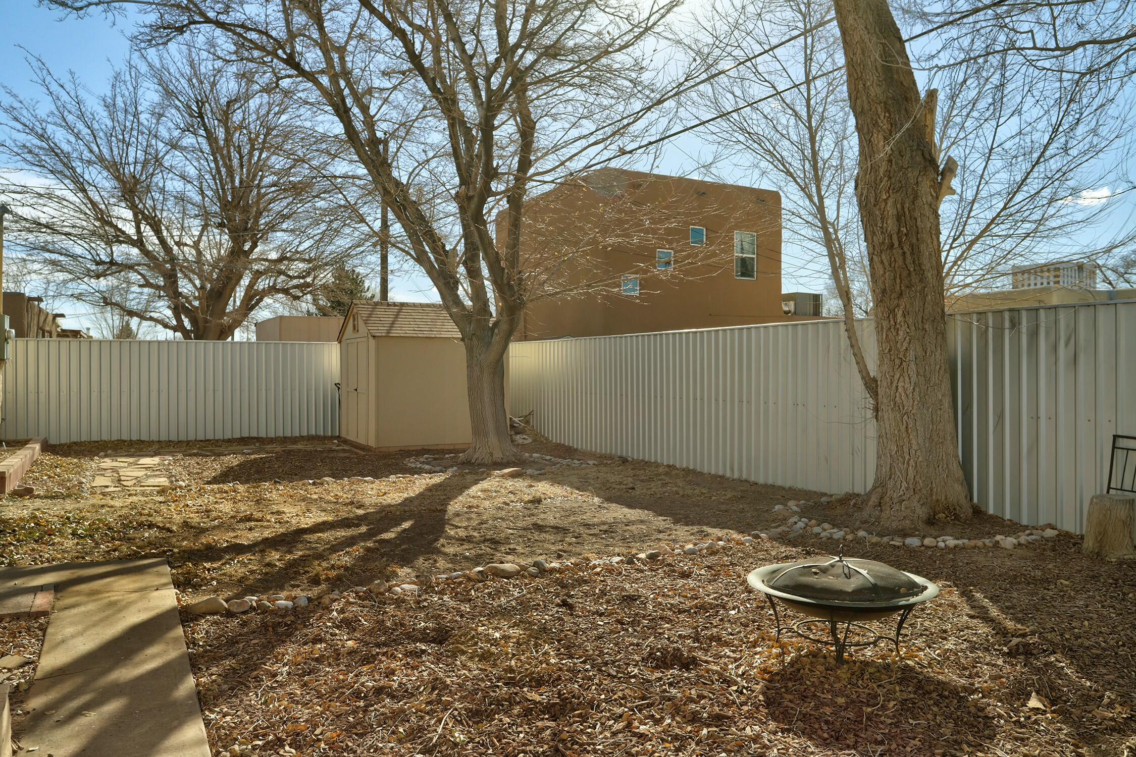 241 CARDENAS Drive NE