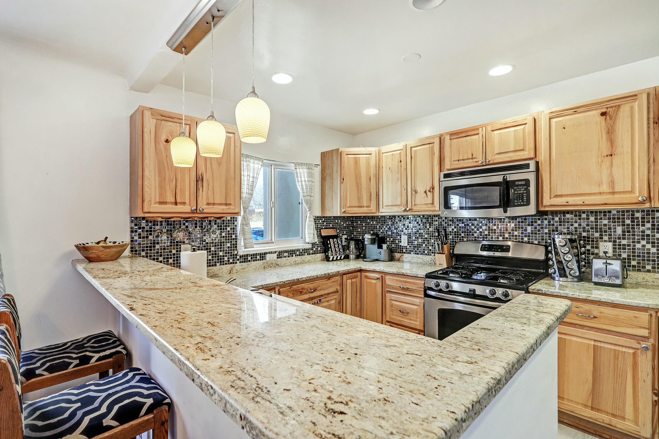 241 CARDENAS Drive NE