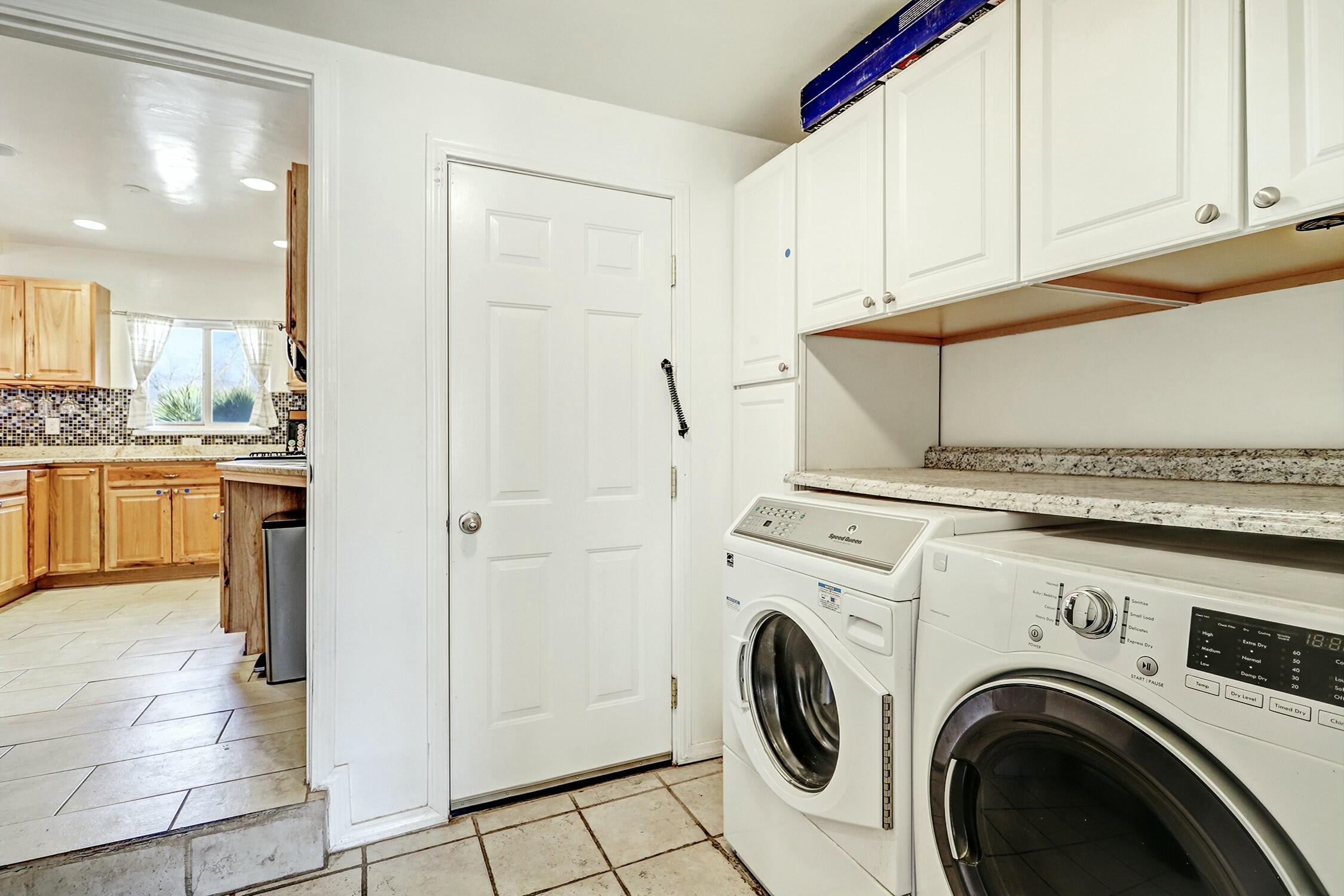 241 CARDENAS Drive NE