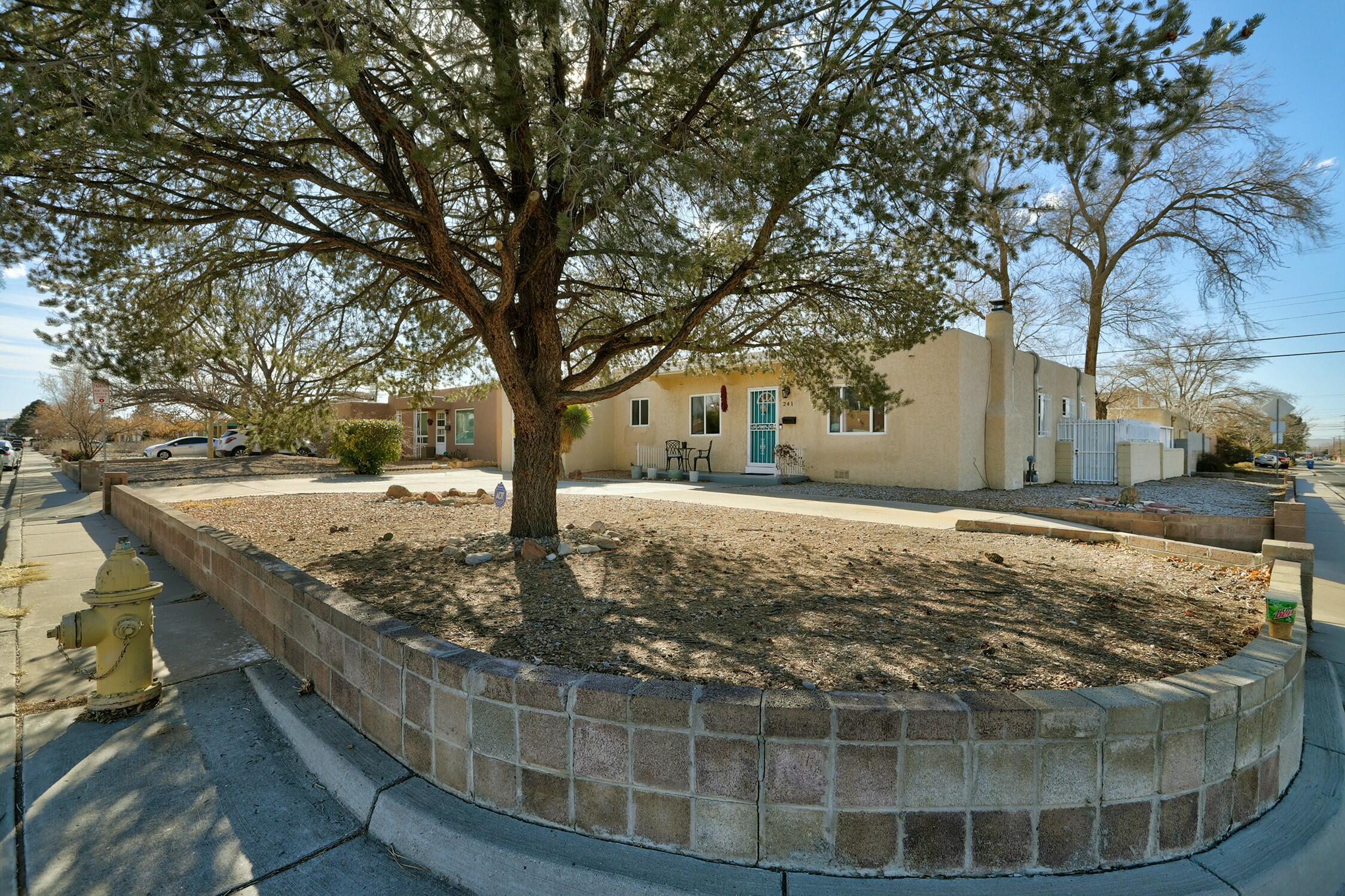 241 CARDENAS Drive NE