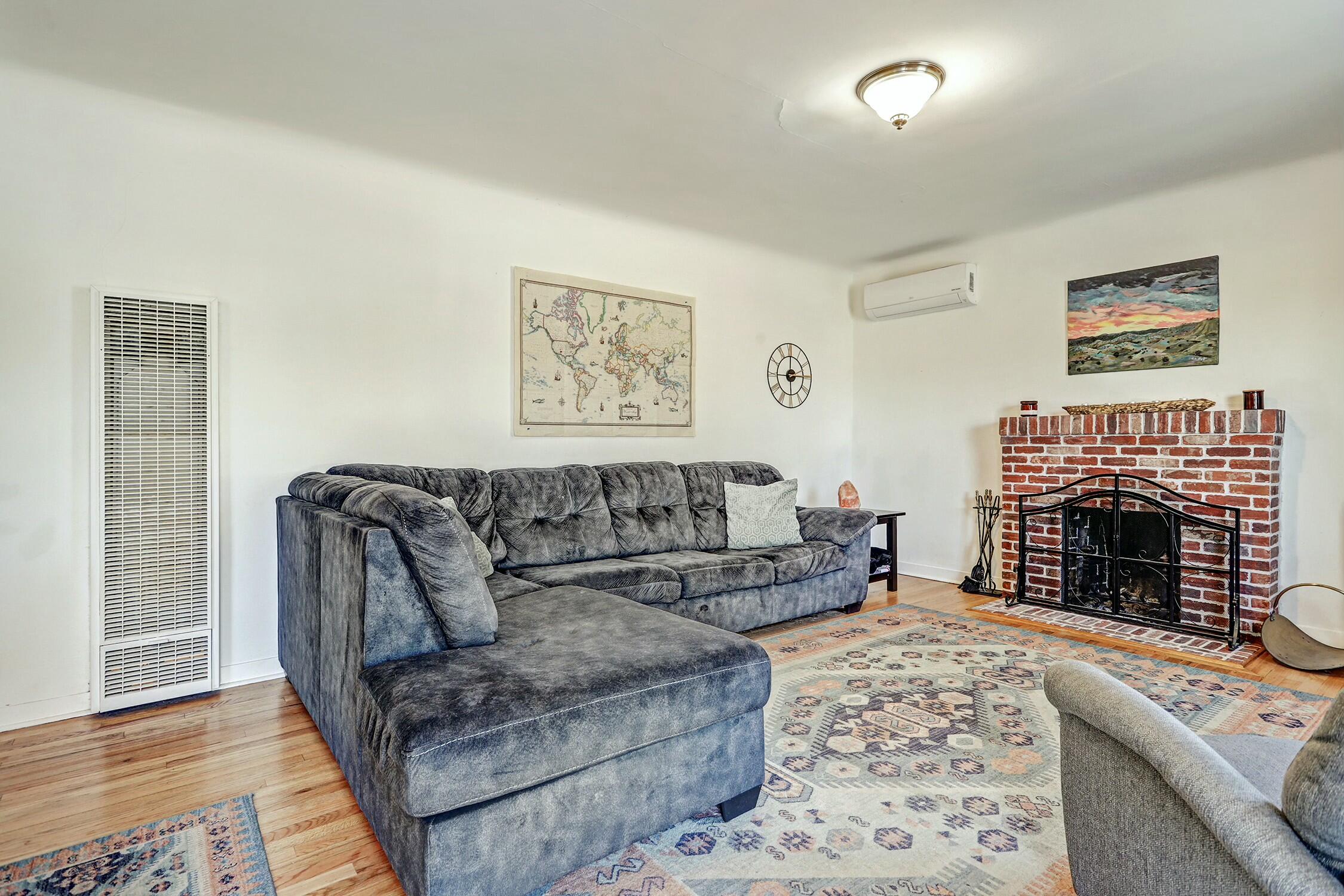 241 CARDENAS Drive NE