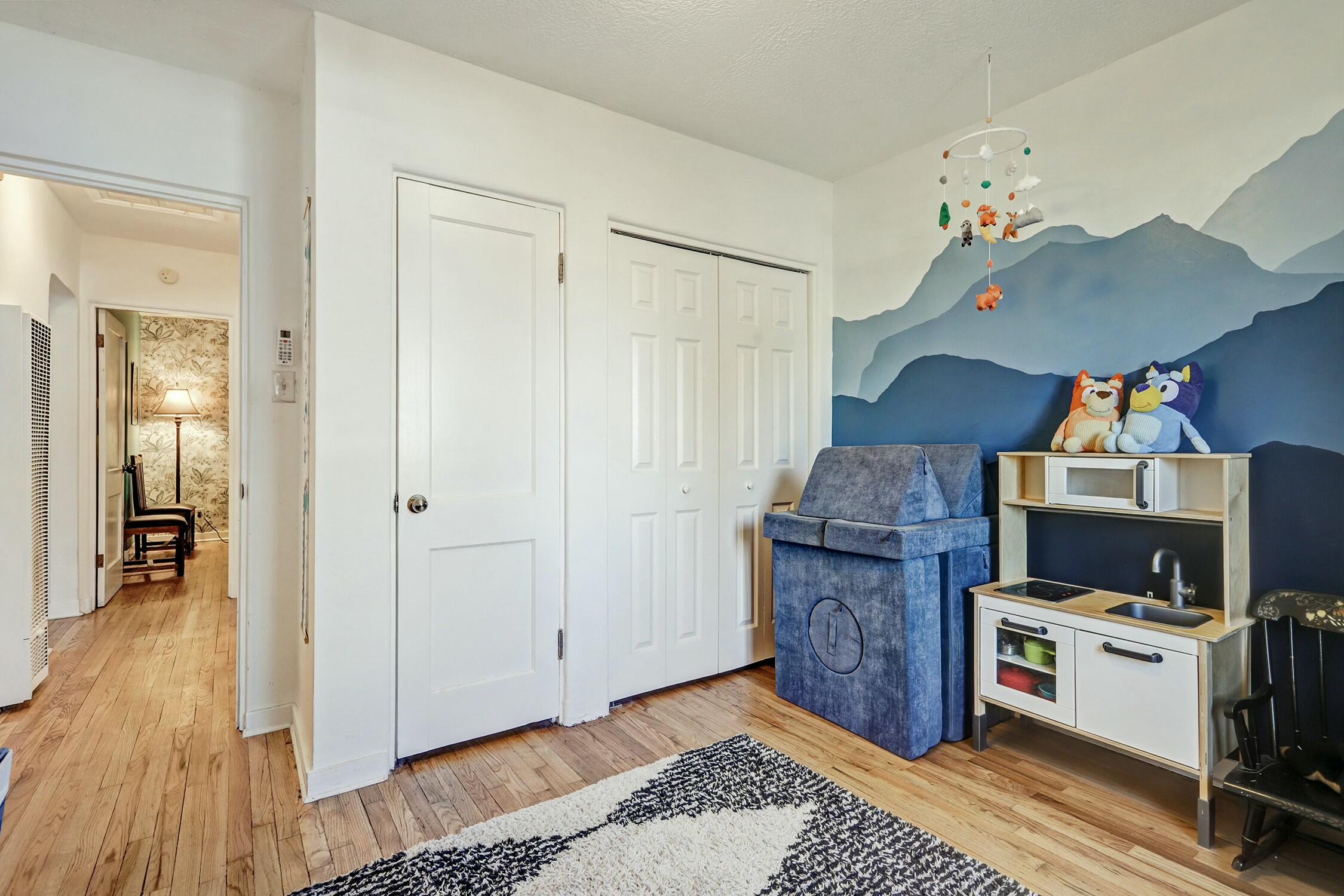 241 CARDENAS Drive NE