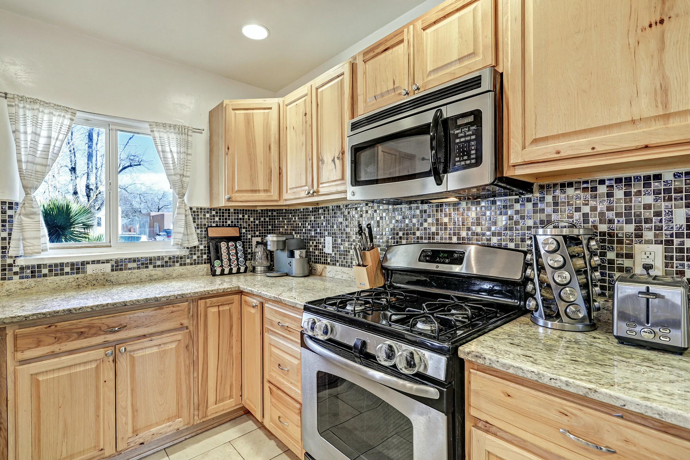 241 CARDENAS Drive NE