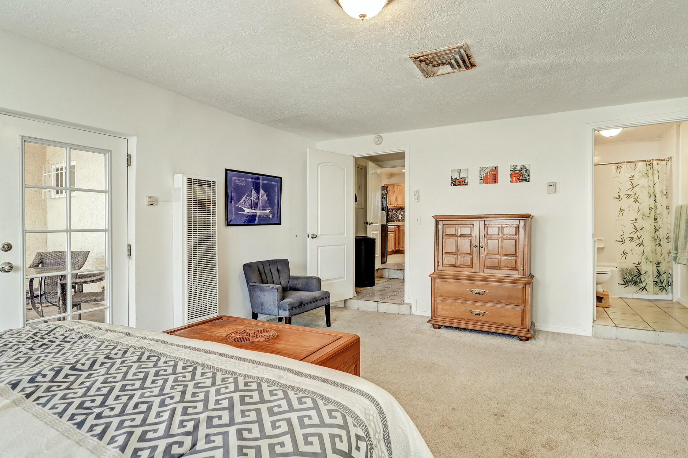 241 CARDENAS Drive NE