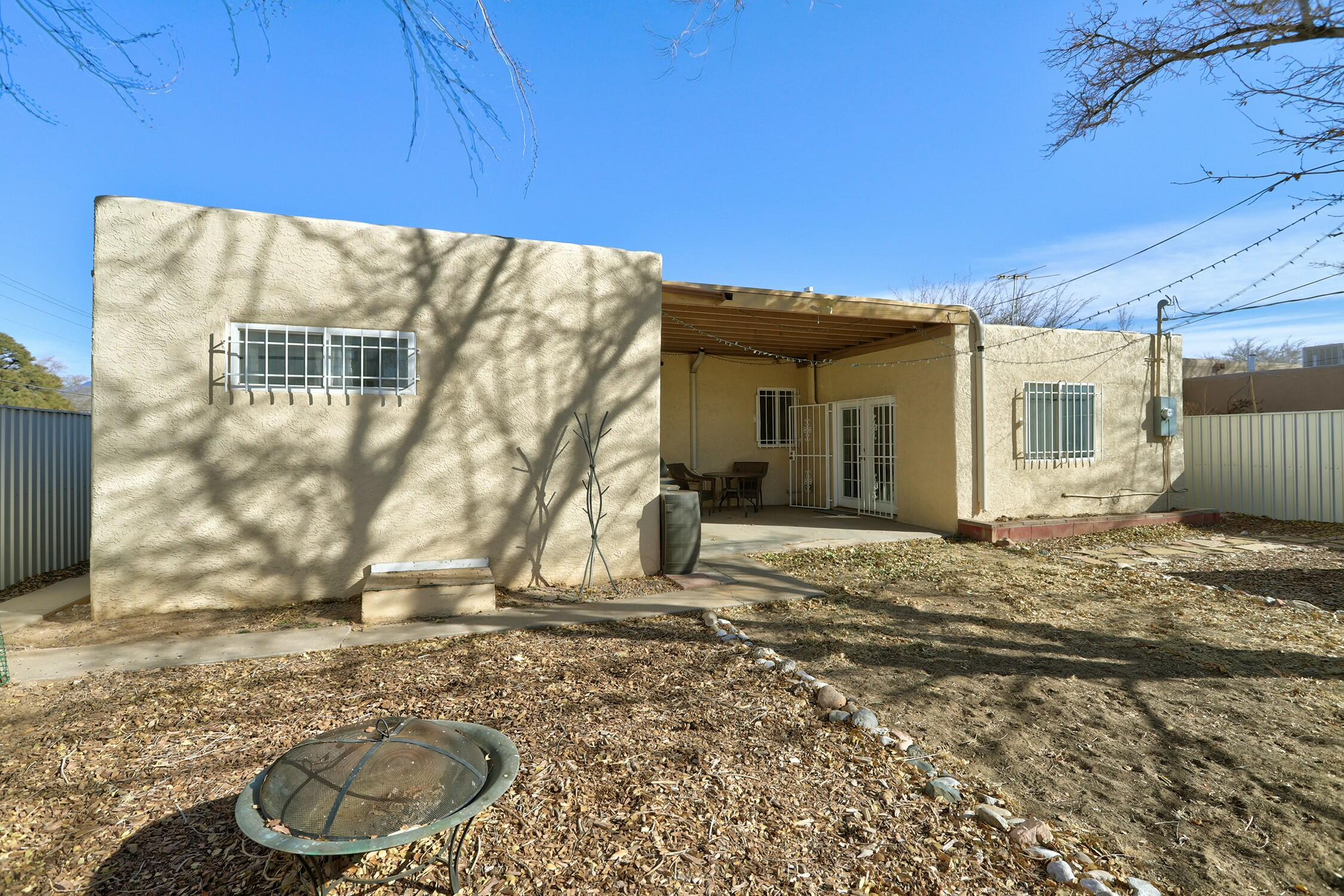 241 CARDENAS Drive NE
