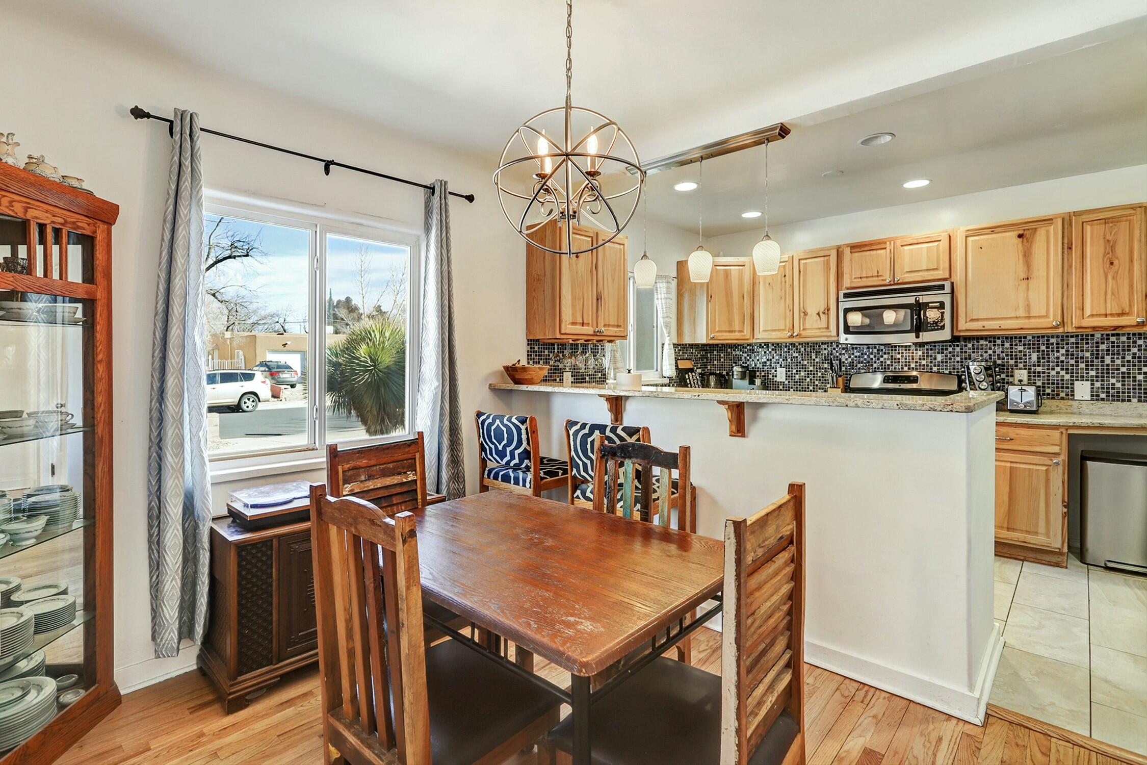 241 CARDENAS Drive NE