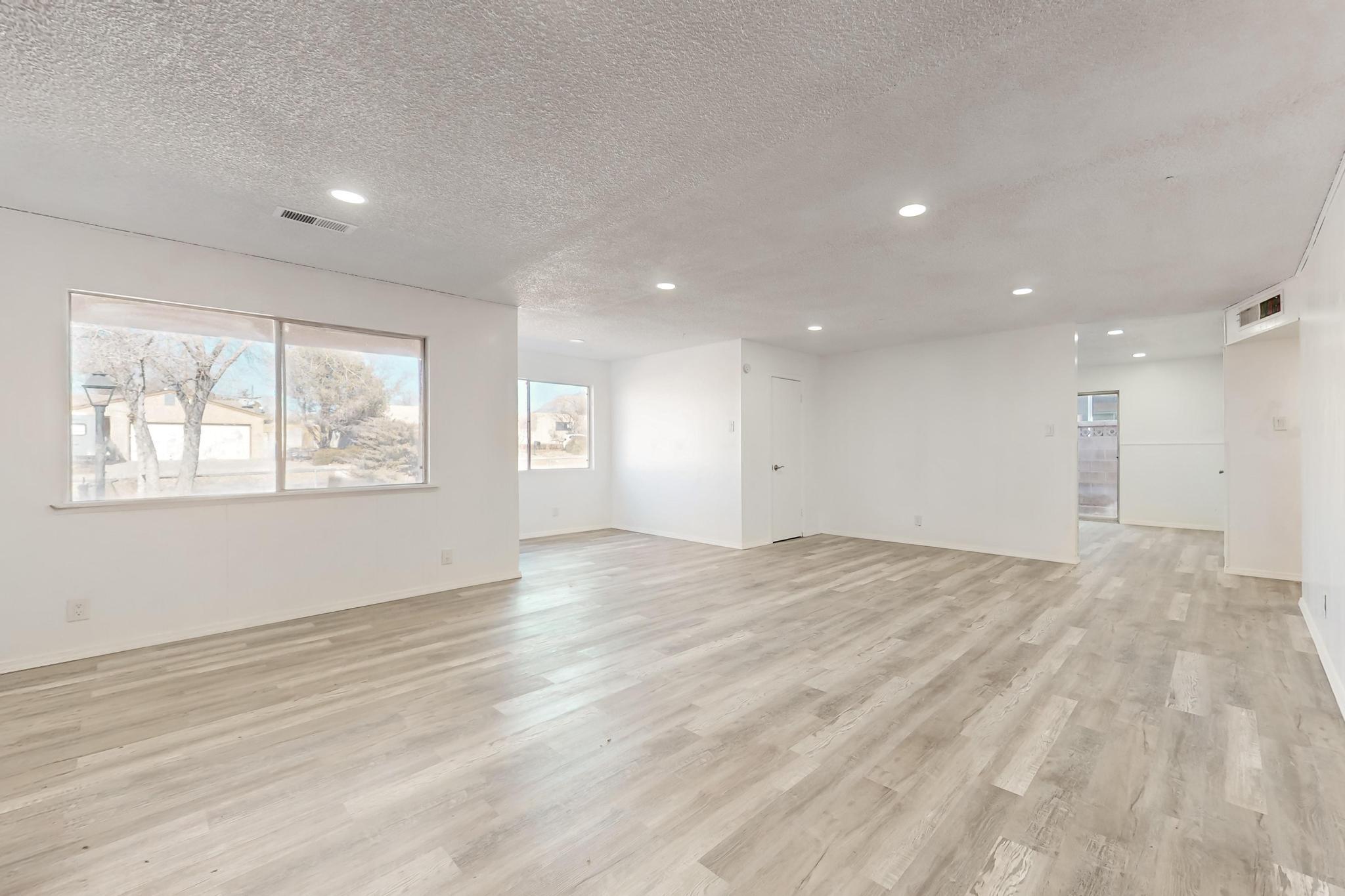 9124 Comanche Road NE