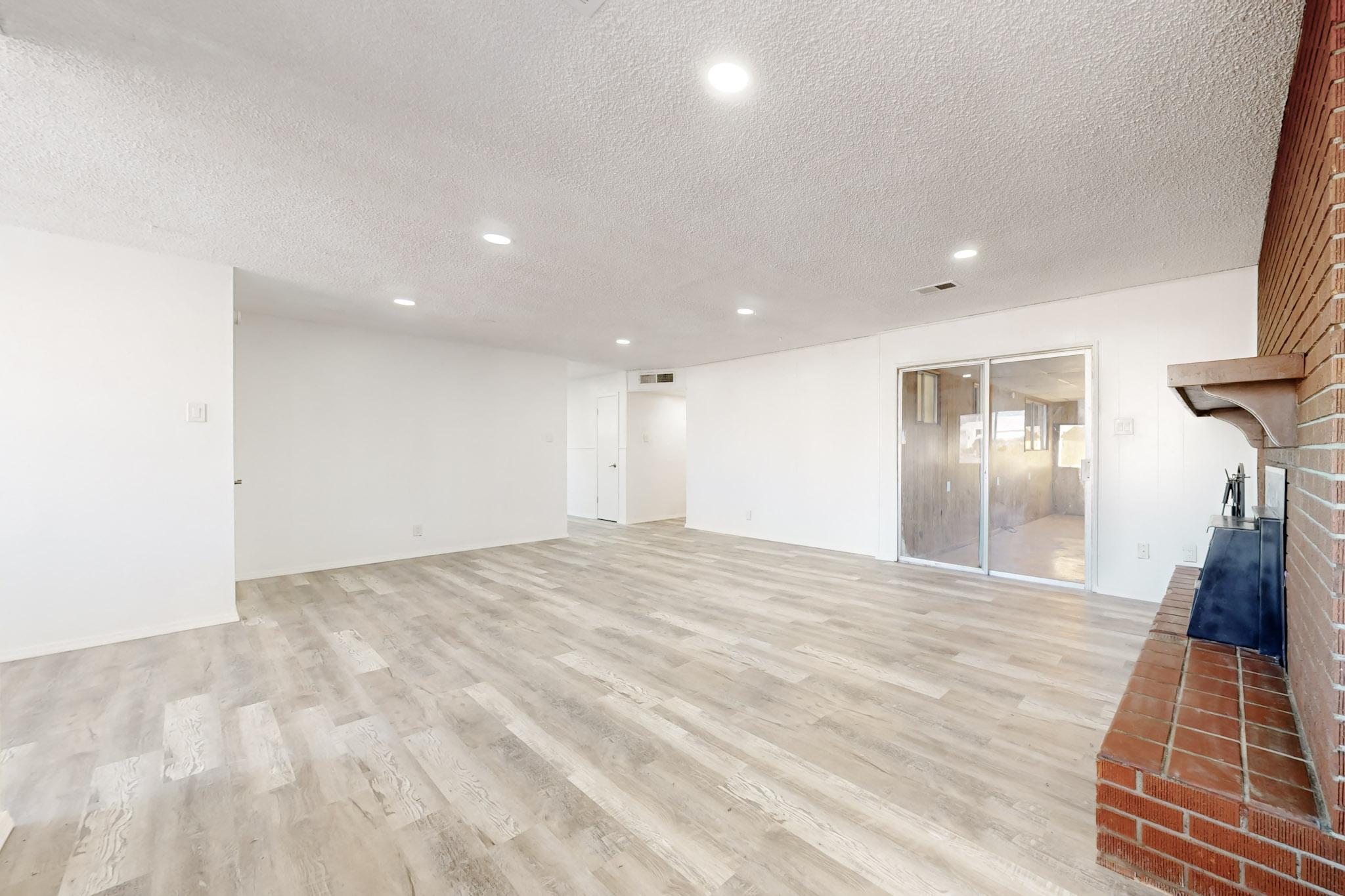 9124 Comanche Road NE
