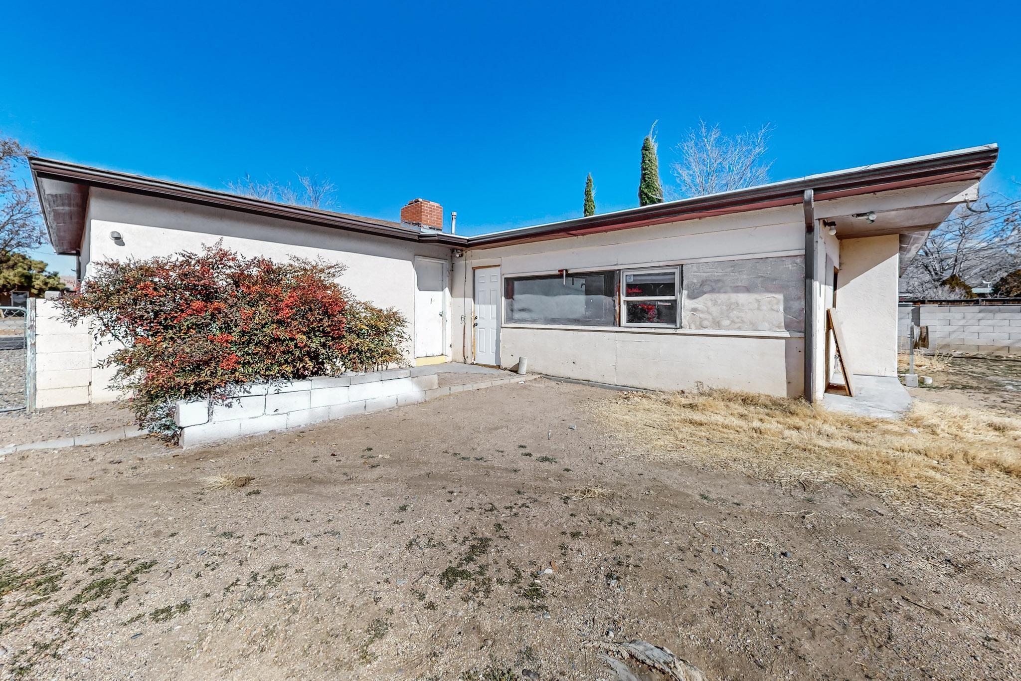 9124 Comanche Road NE