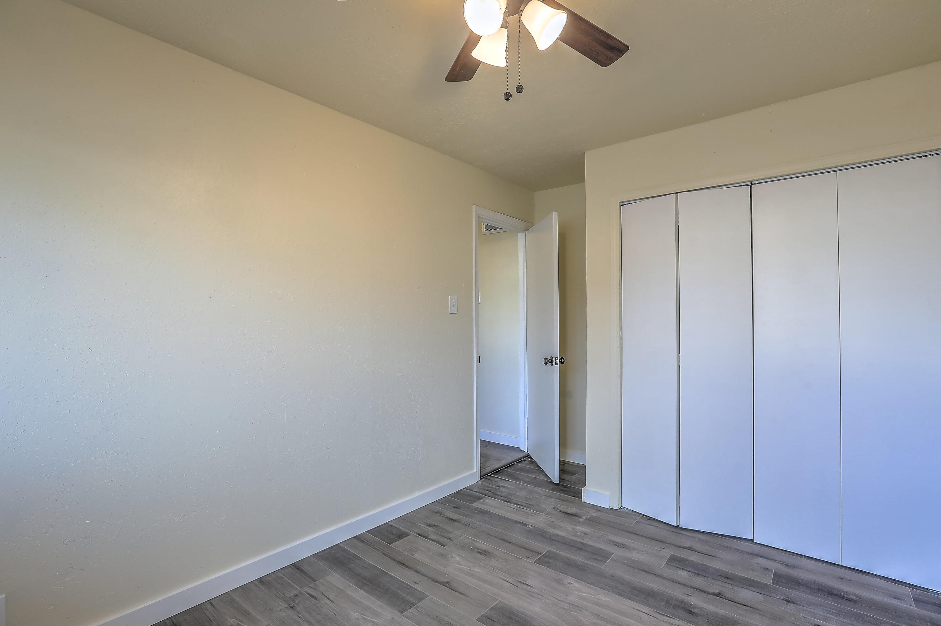 1405 ESPEJO Street NE