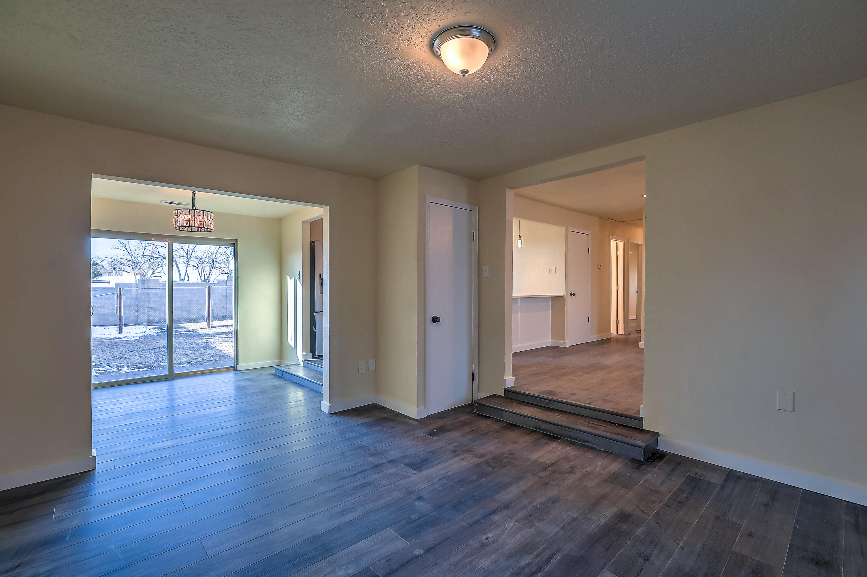 1405 ESPEJO Street NE