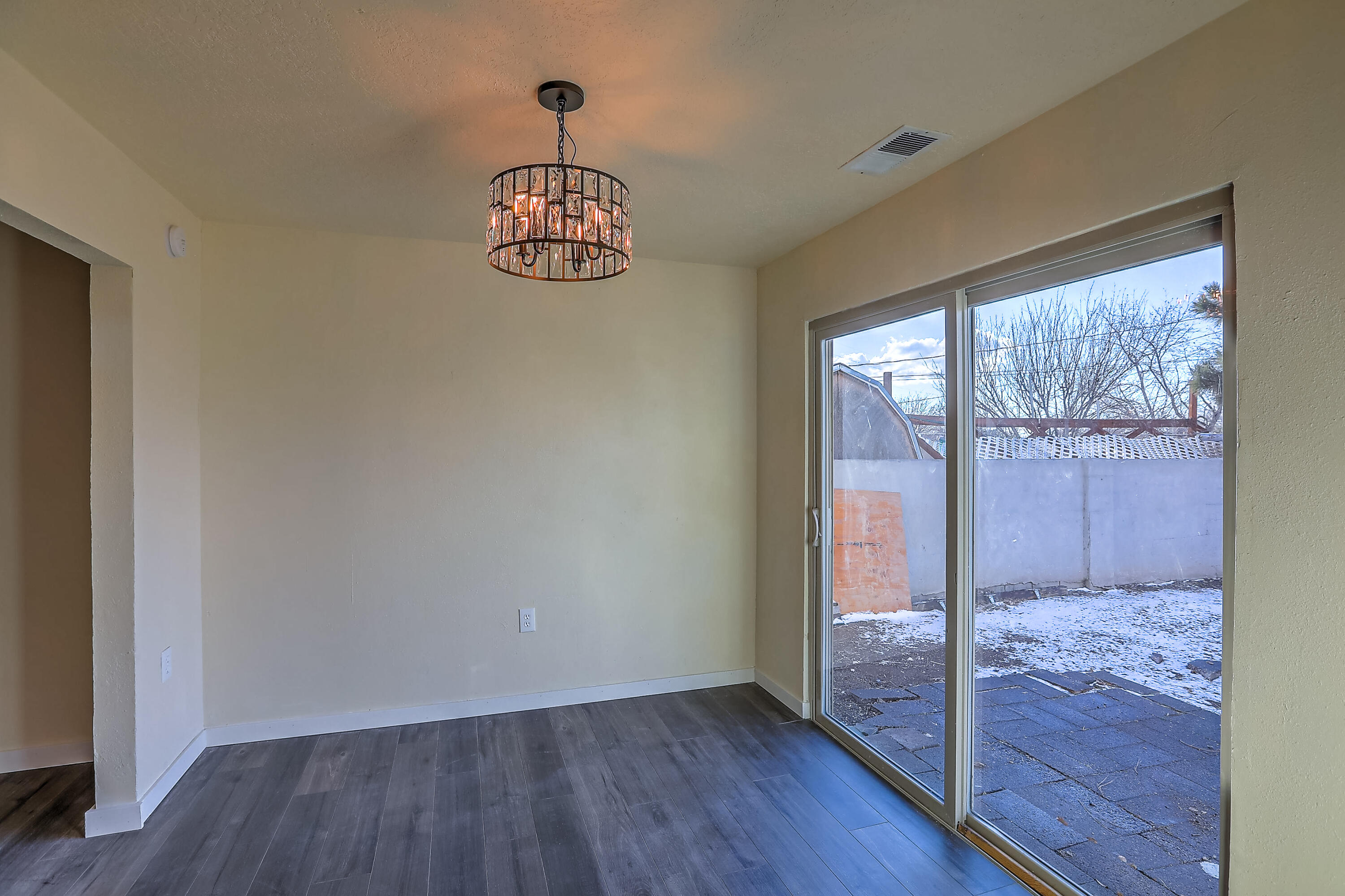 1405 ESPEJO Street NE