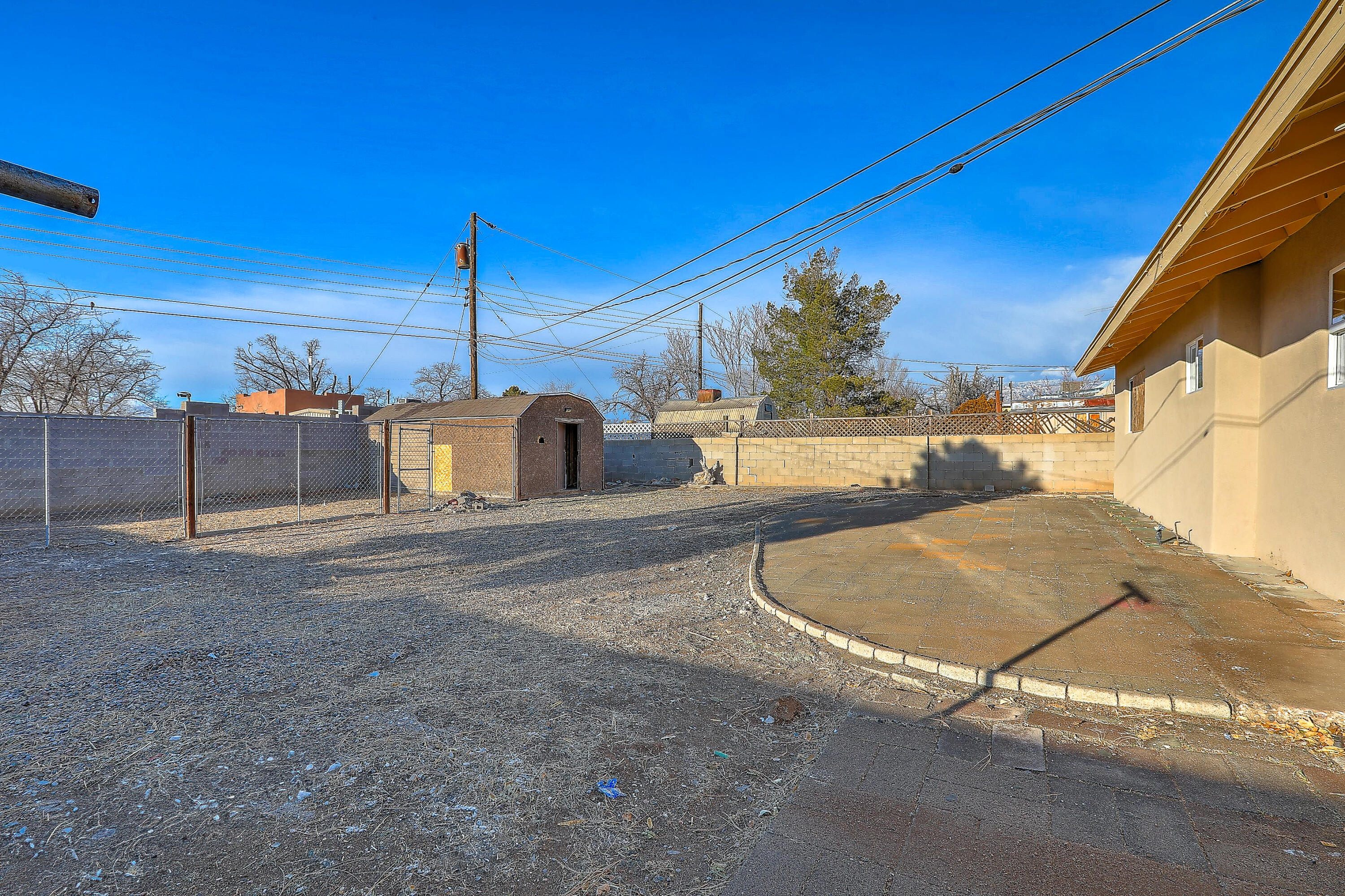 1405 ESPEJO Street NE