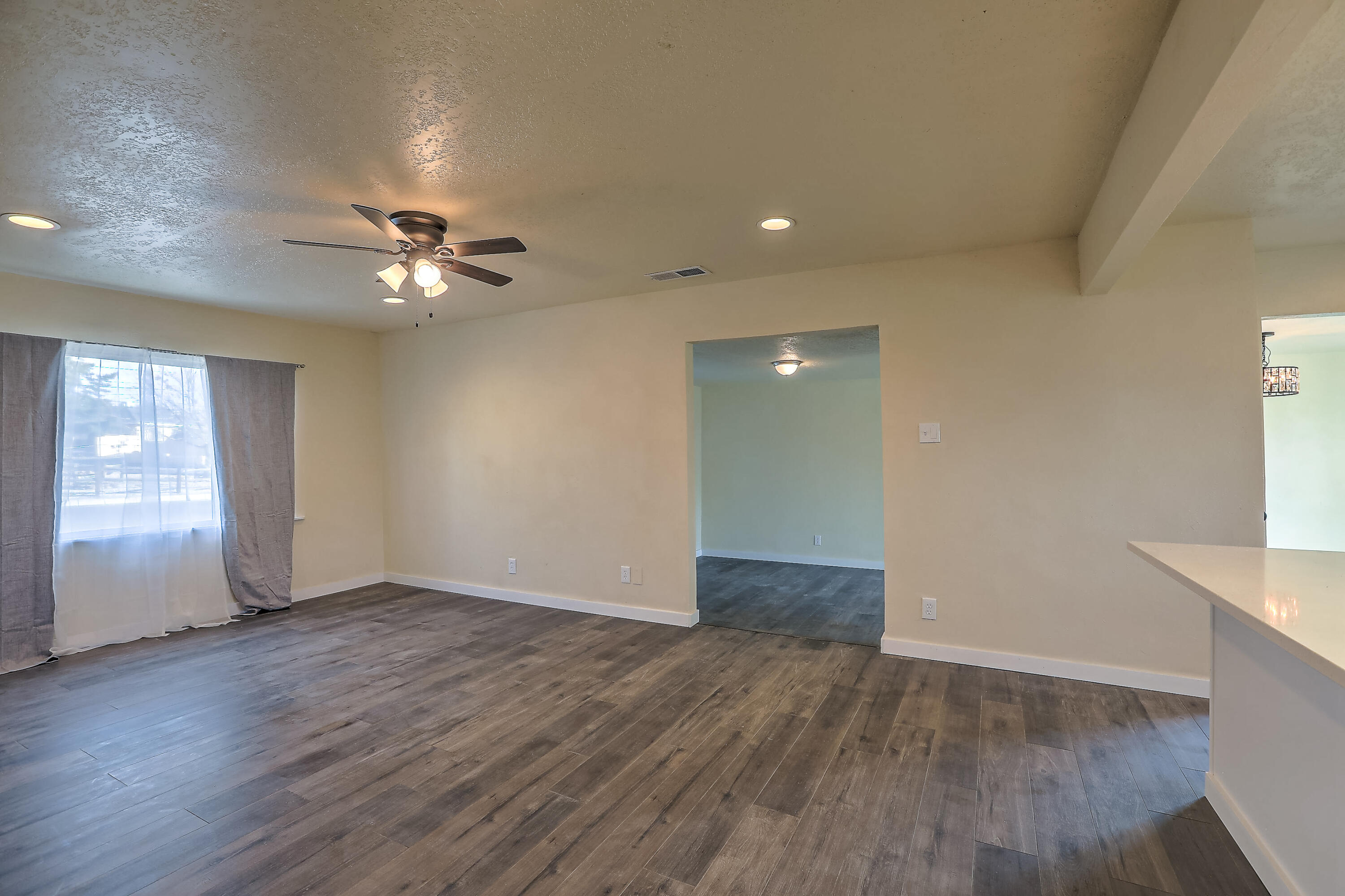 1405 ESPEJO Street NE