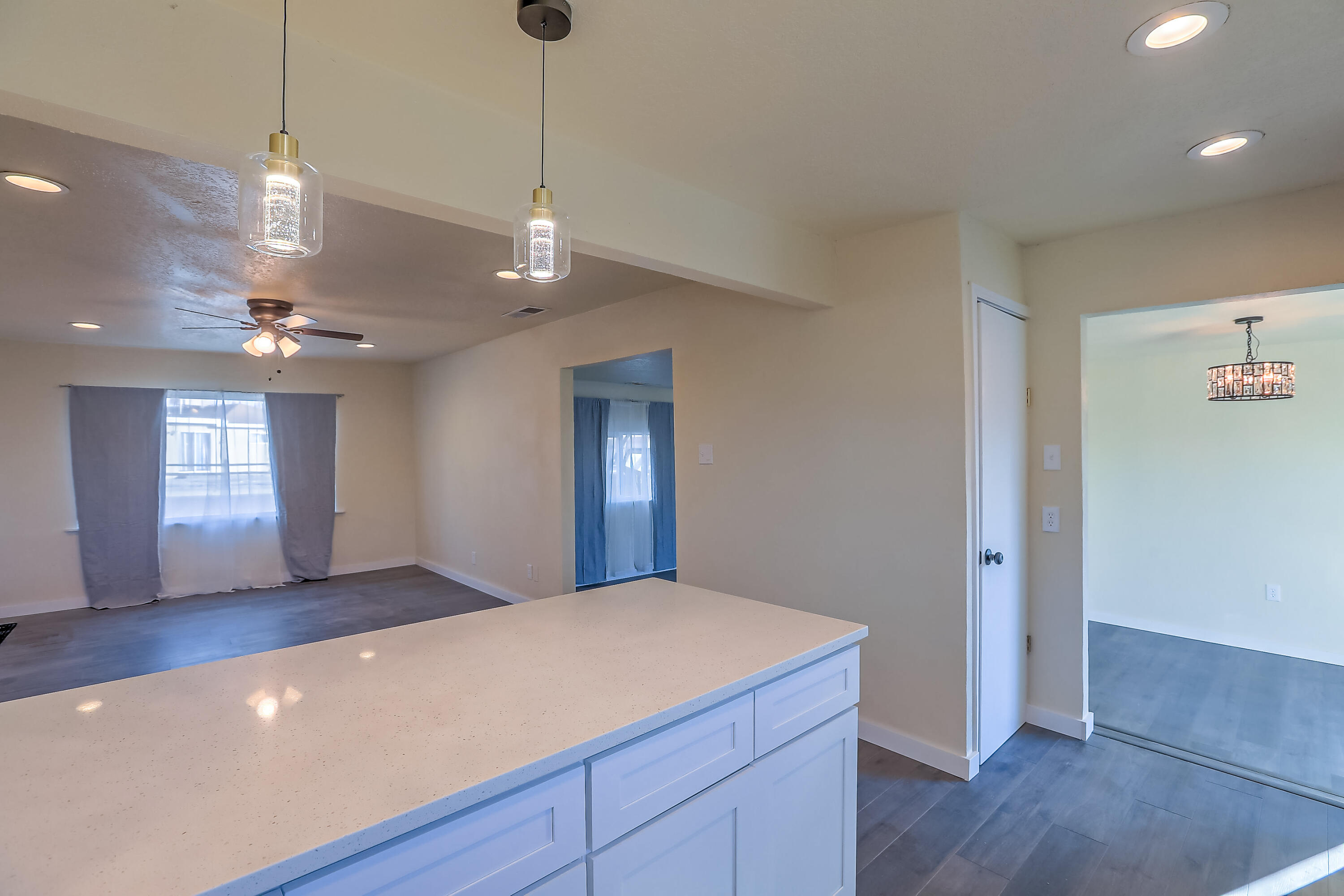 1405 ESPEJO Street NE