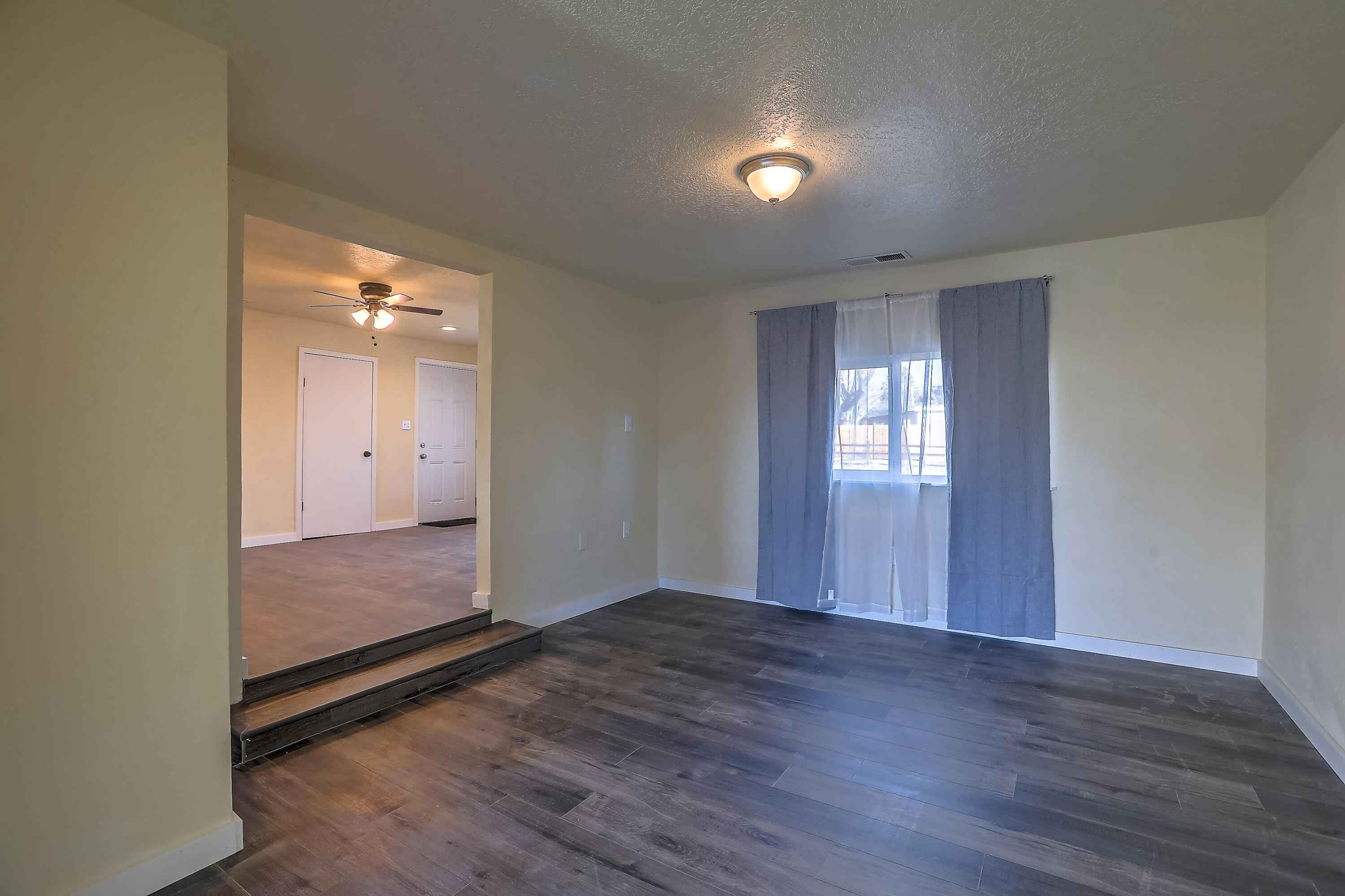 1405 ESPEJO Street NE