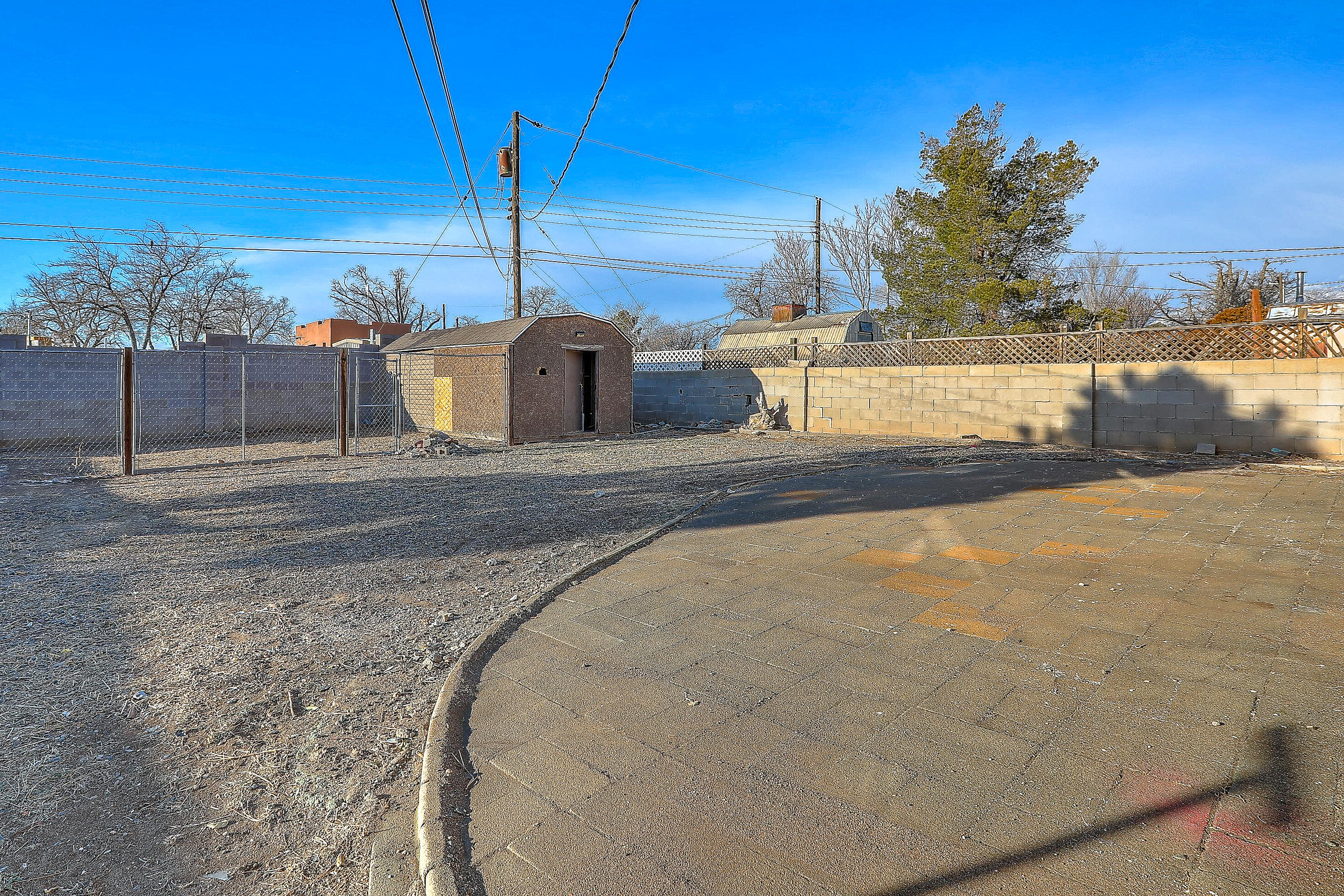 1405 ESPEJO Street NE