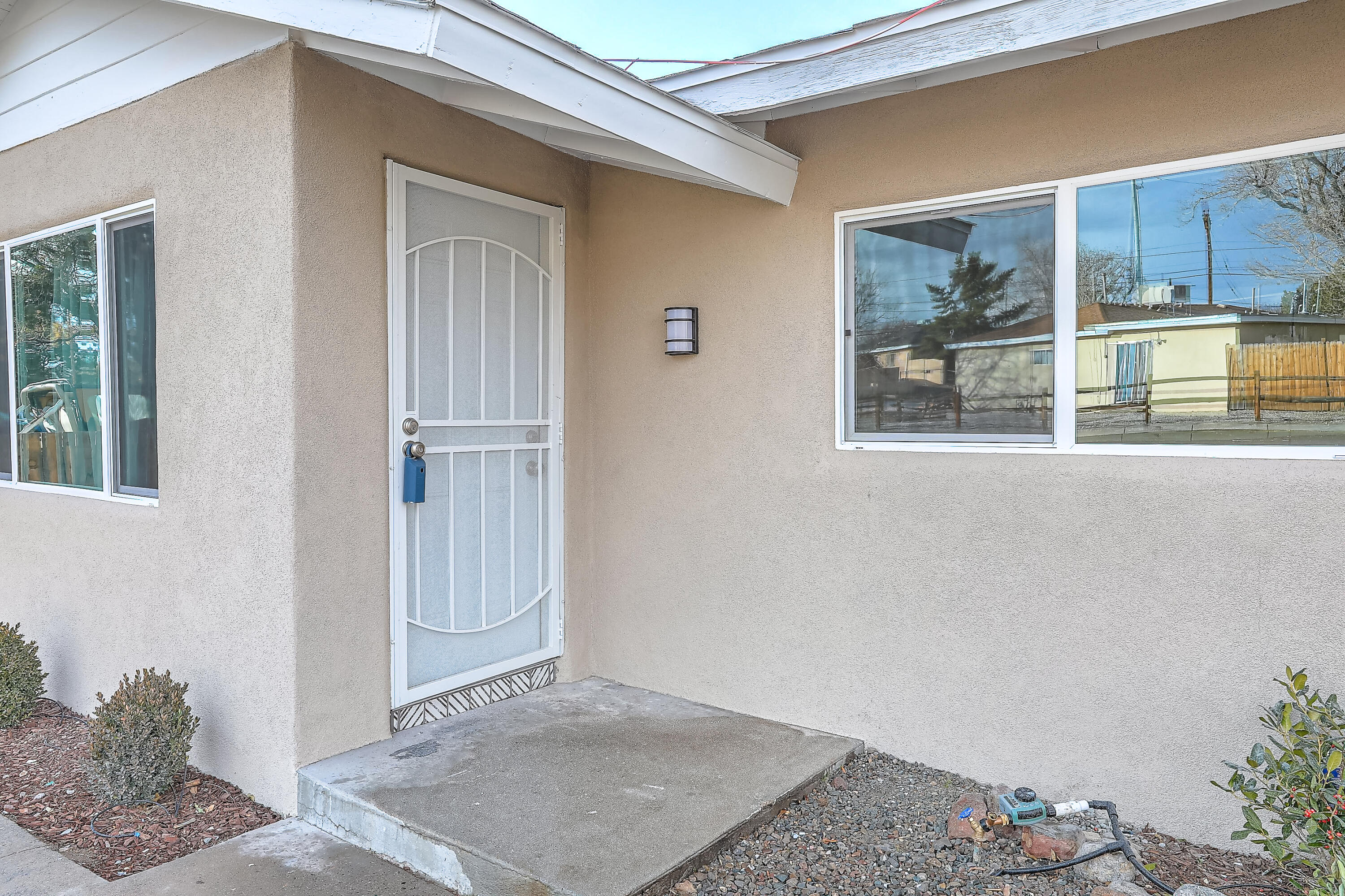 1405 ESPEJO Street NE