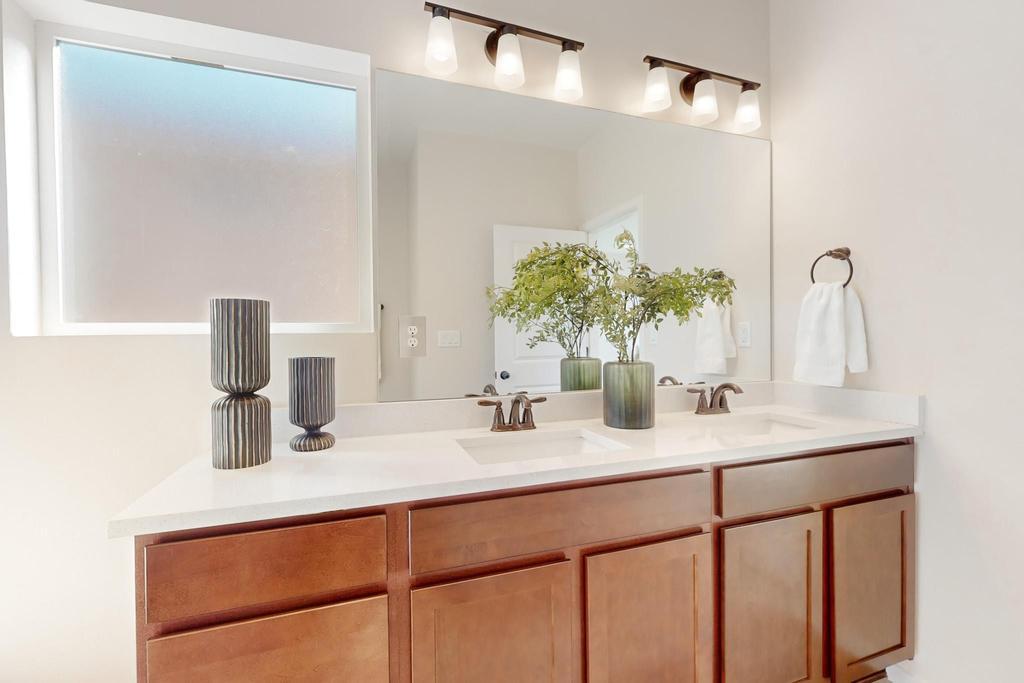 13615 Covered Wagon Avenue SE