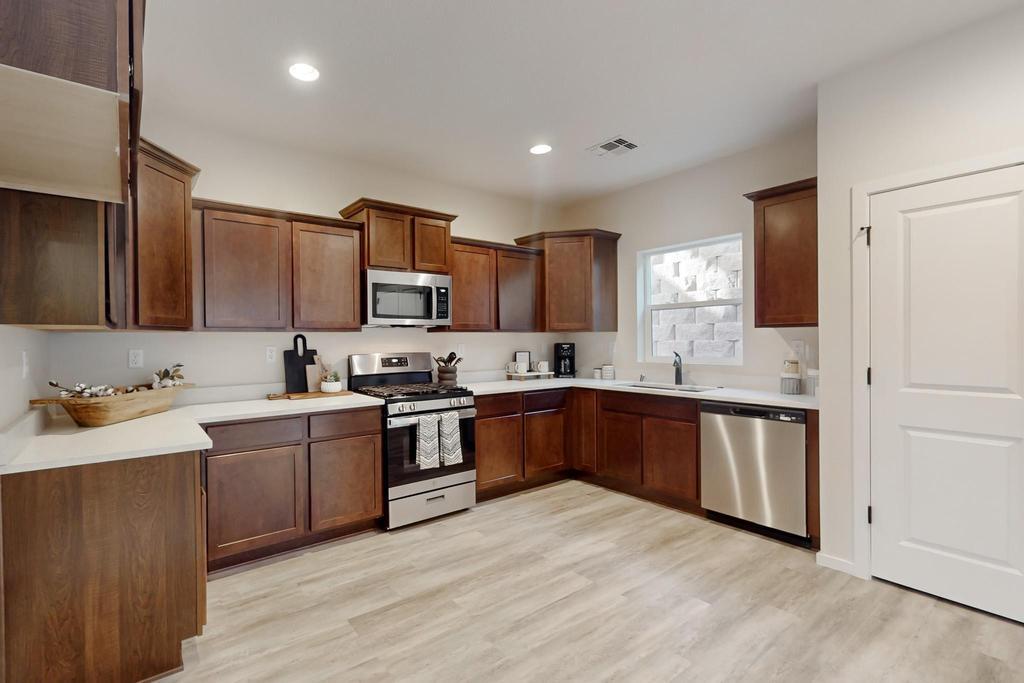 13615 Covered Wagon Avenue SE