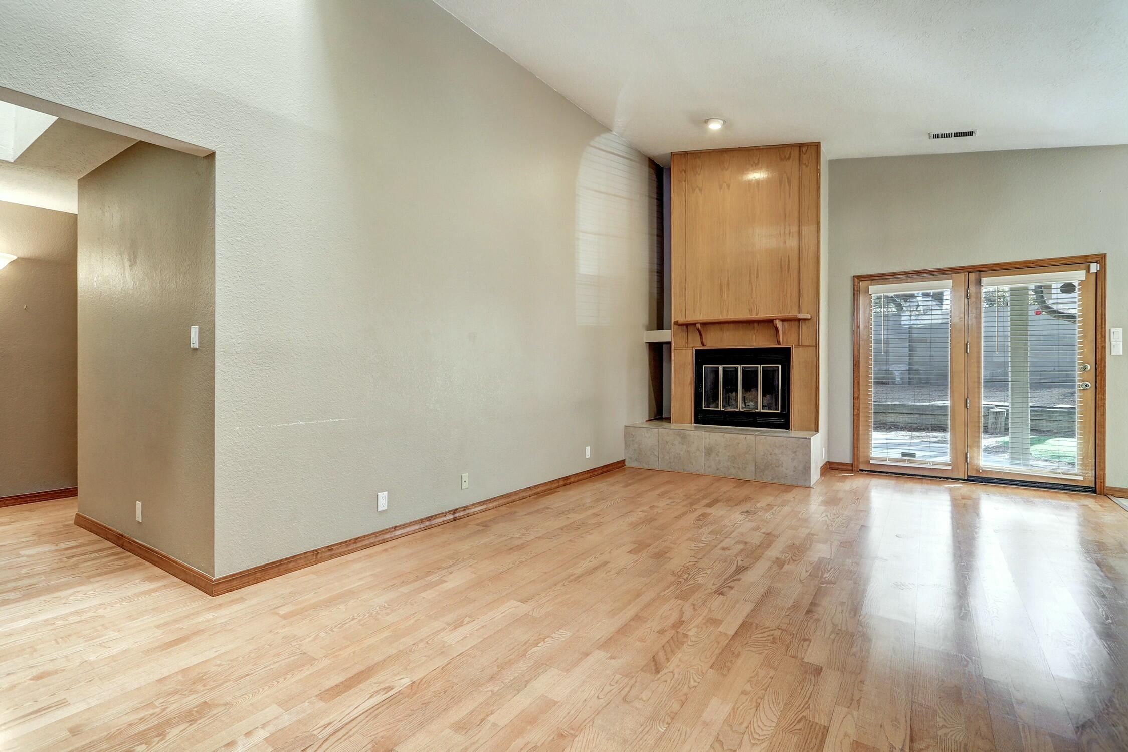 9608 SAN RAFAEL Avenue NE