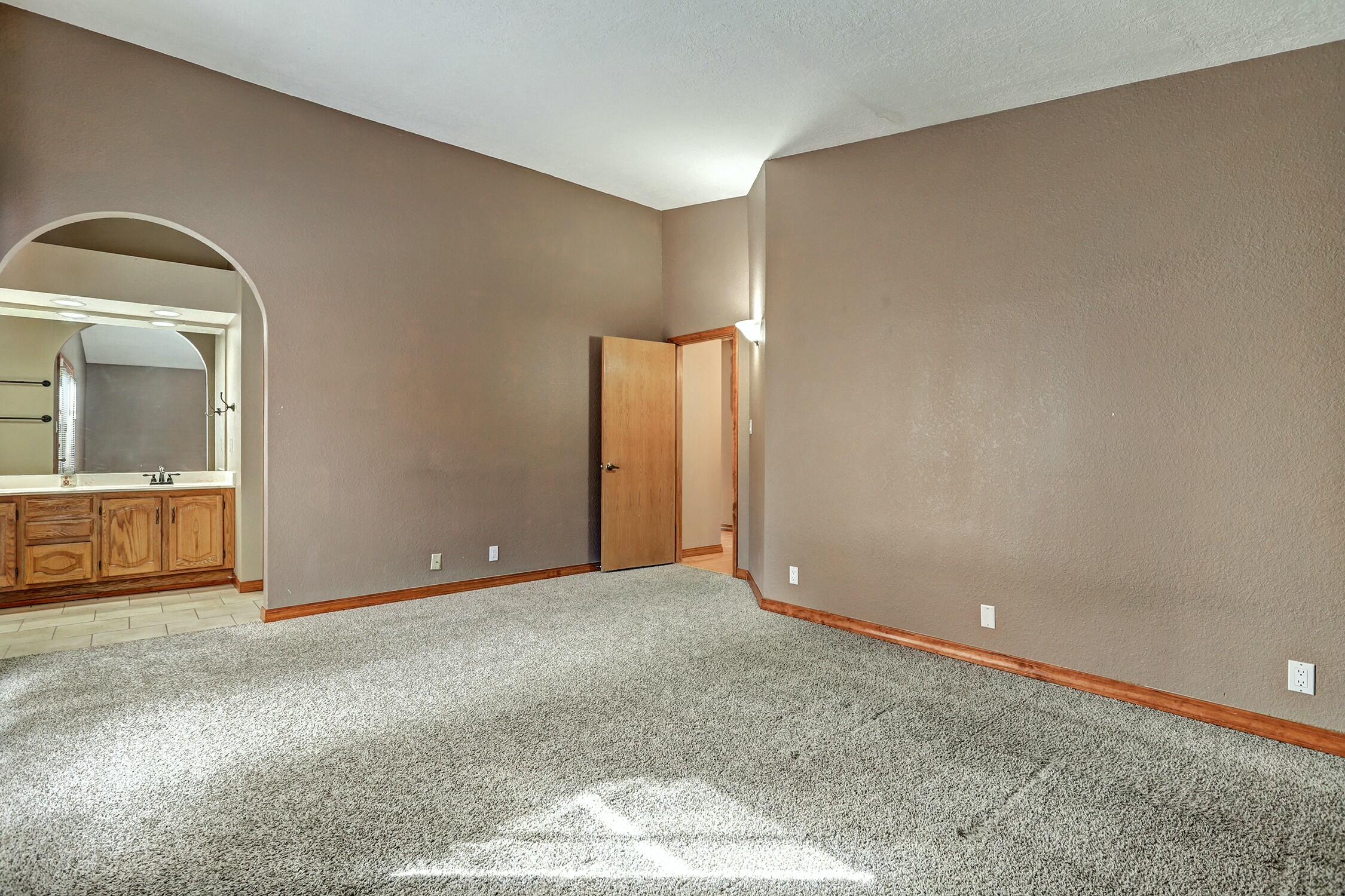 9608 SAN RAFAEL Avenue NE