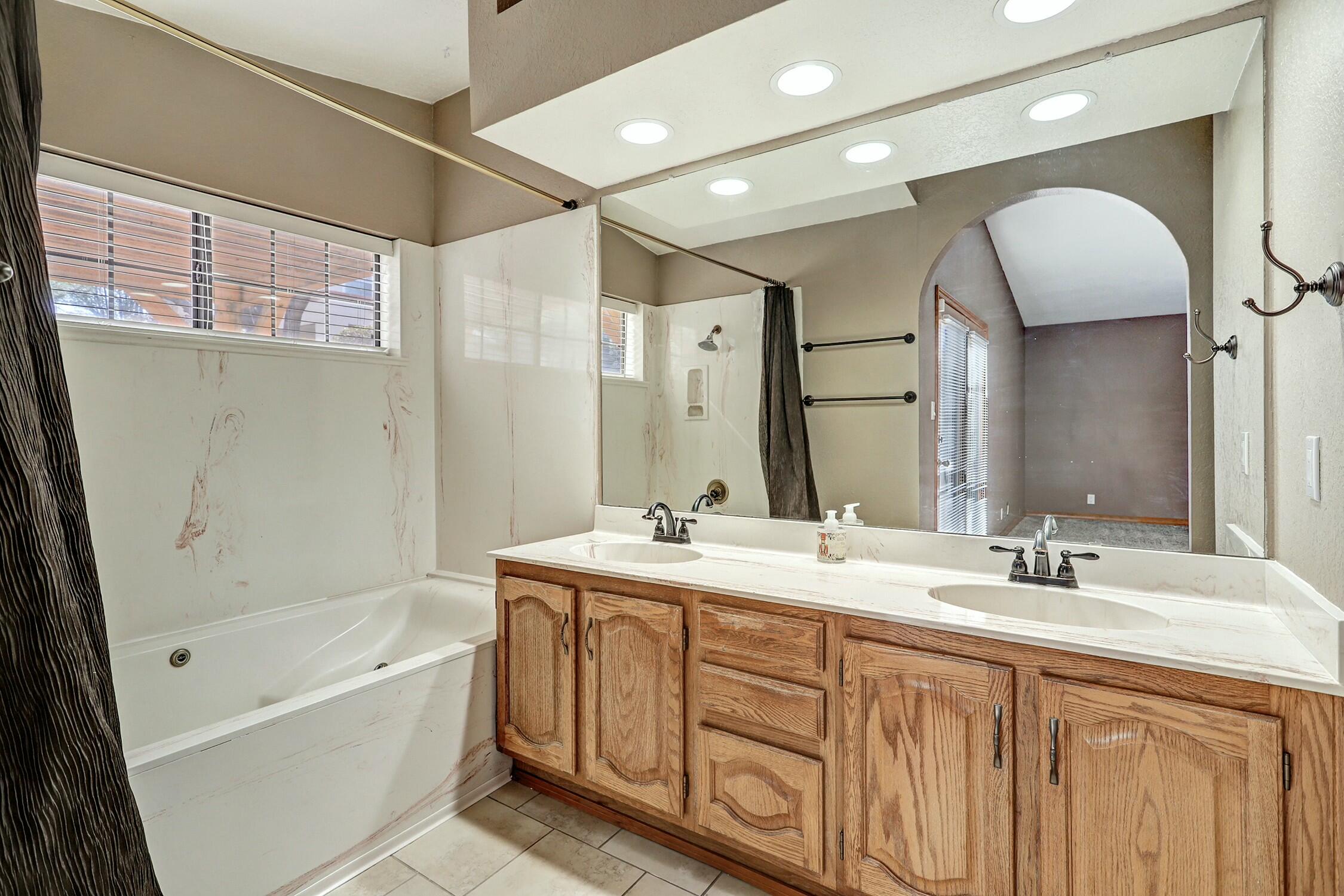 9608 SAN RAFAEL Avenue NE