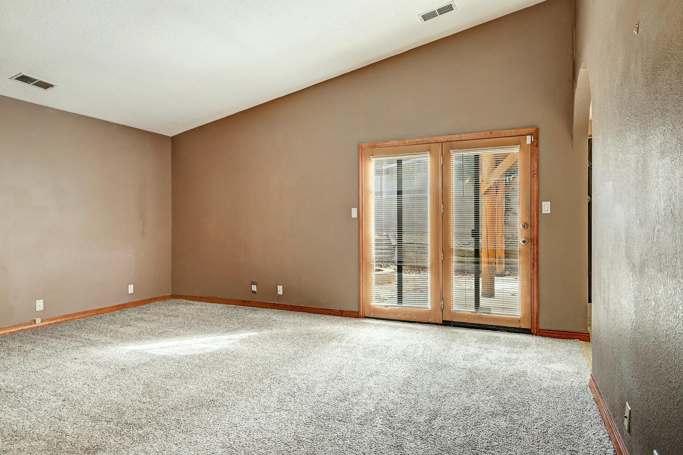 9608 SAN RAFAEL Avenue NE